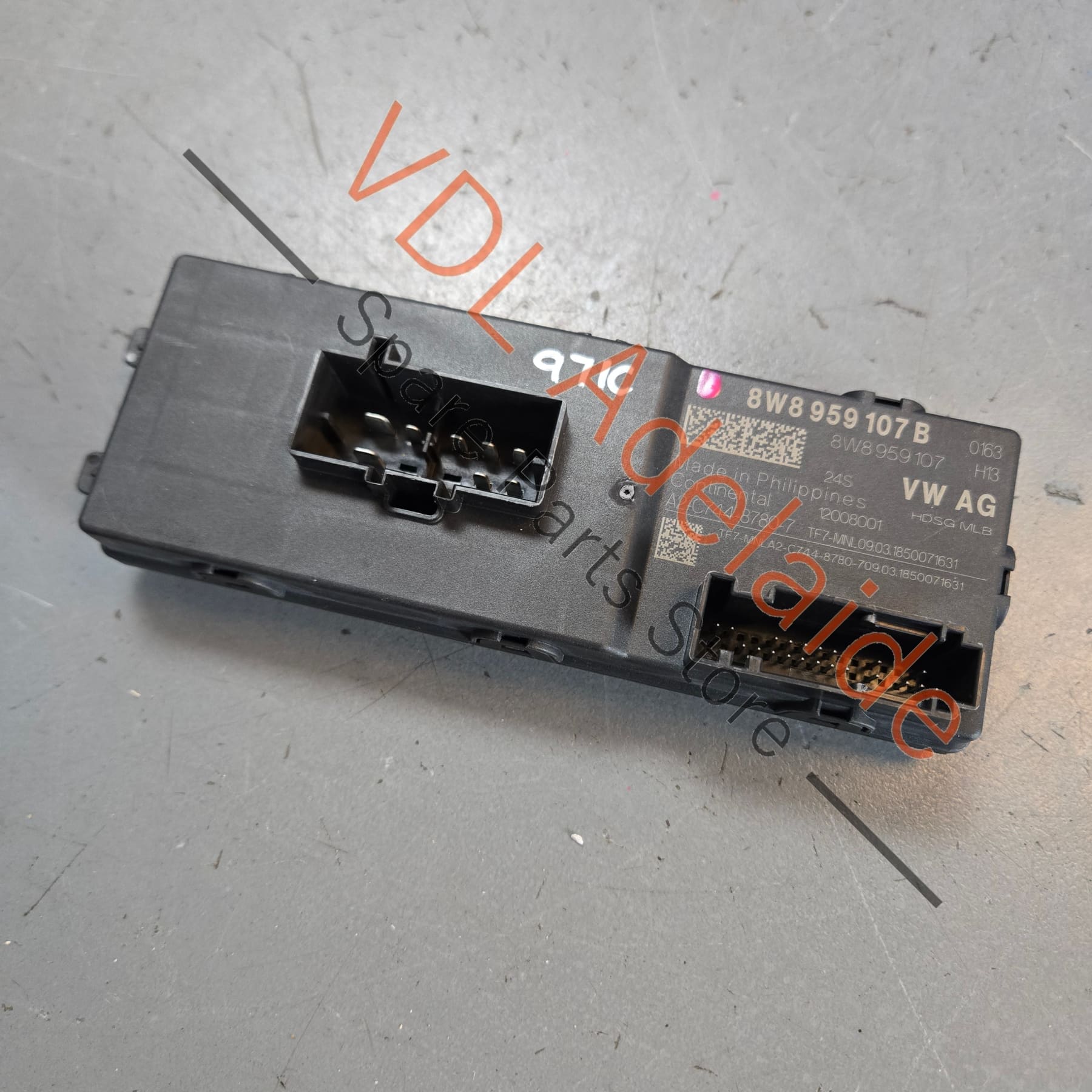 8W8959107B 9A795910700 PAB959107  Porsche Panamera Control Unit for Tailgate 8W8959107B 9A795910700 PAB959107