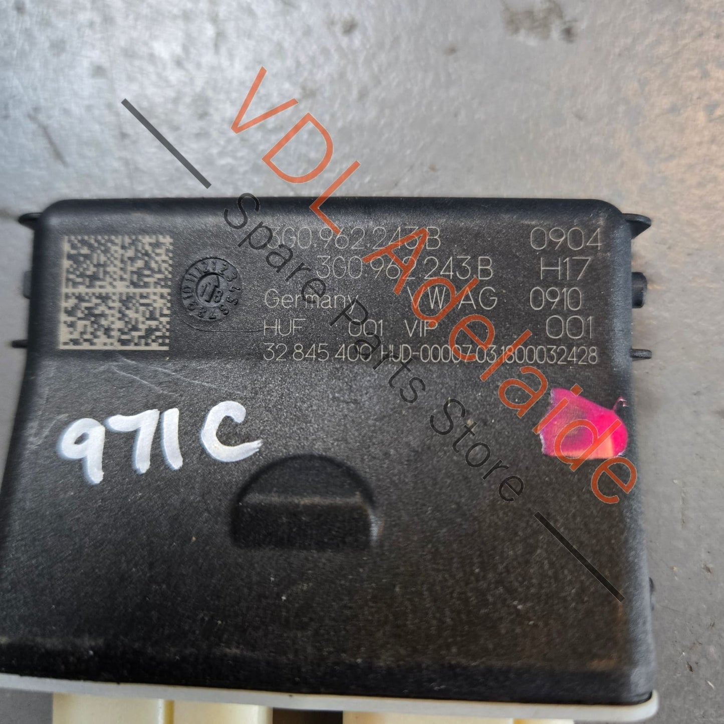 3G0962243B 9A796224300 PAB962243  Porsche Rear Bumper Motion Sensor Module for Auto Tailgate Opening 3G0962243B 9A796224300 PAB962243