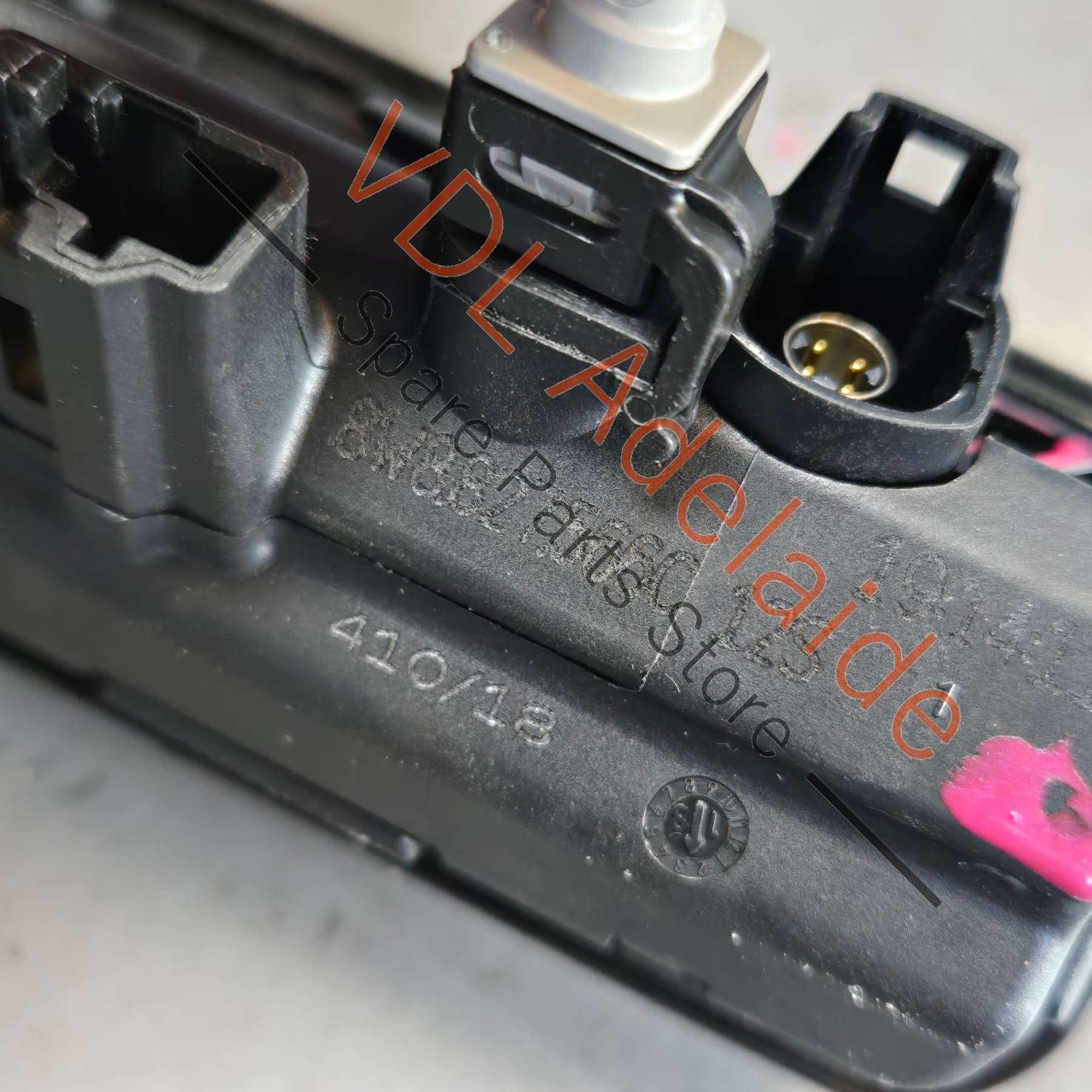 8W8827566C PAB827566C   Genuine Audi Q5 Cupra Ateca Rear View Camera & Trunk Boot Release Button 8W8827566C