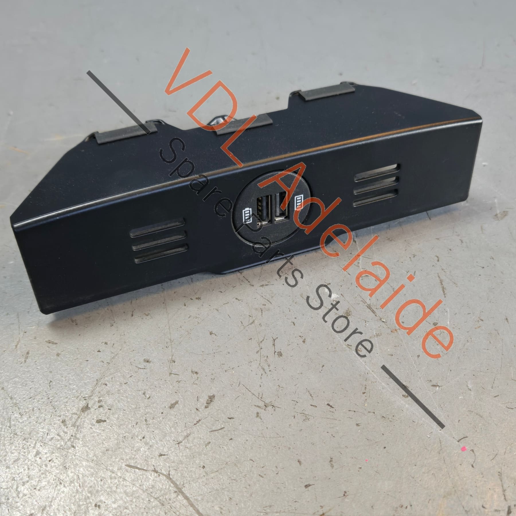 971035252C 971035252A 971035252F  Porsche Audi Volkswagen Socket USB Connector 971035252C 971035252A 971035252F