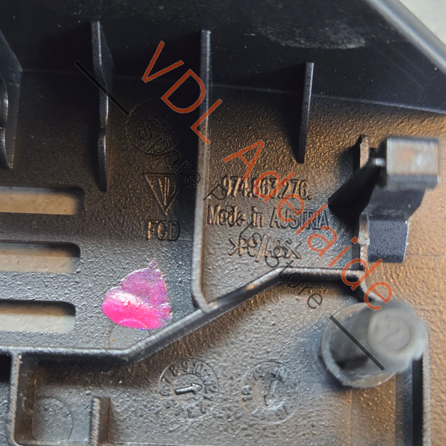 971035252C 971035252A 971035252F  Porsche Audi Volkswagen Socket USB Connector 971035252C 971035252A 971035252F