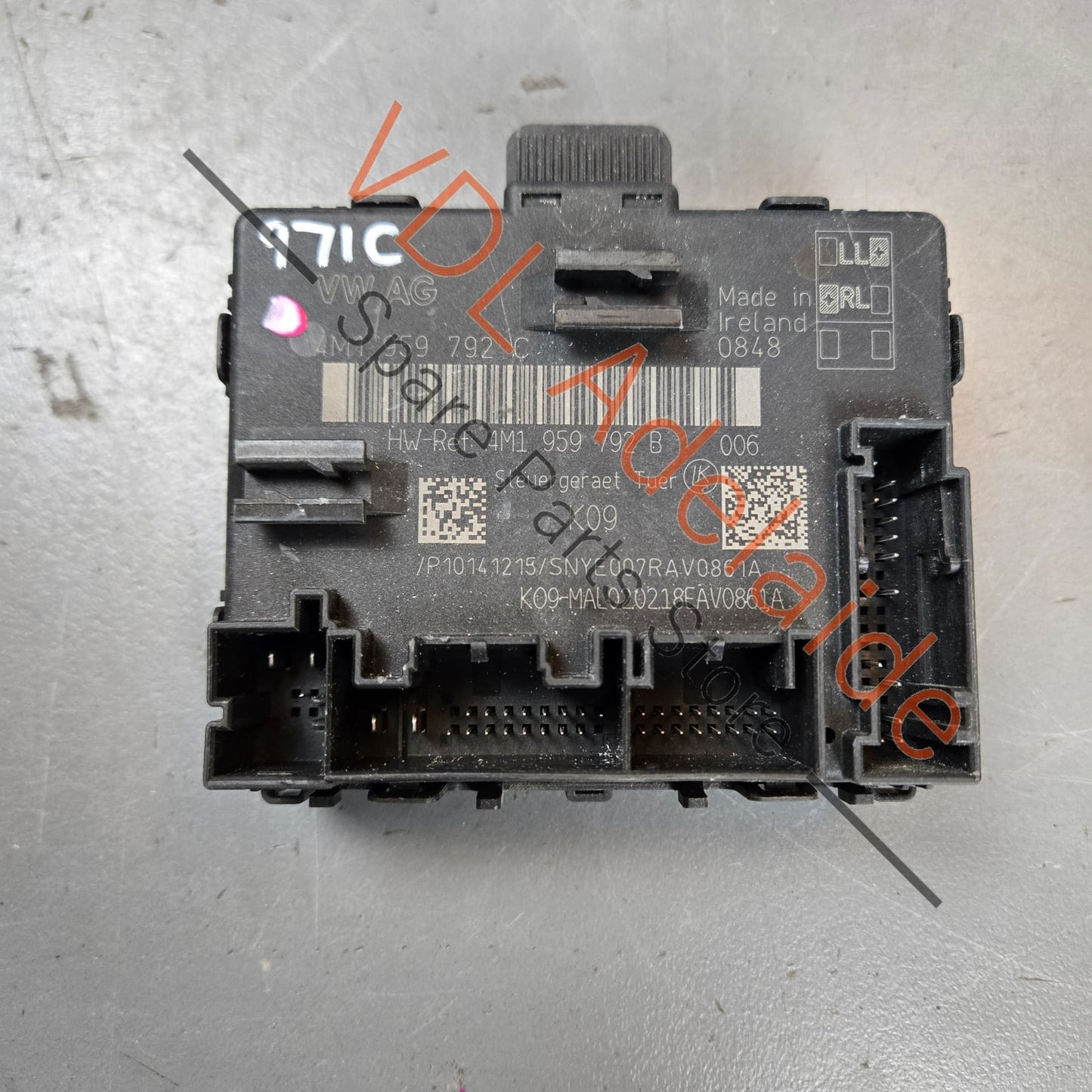 4M1959792B 9A795979200 PAB95979200  Porsche Panamera Passenger Door Control Module 4M1959792B 9A795979200 PAB95979200