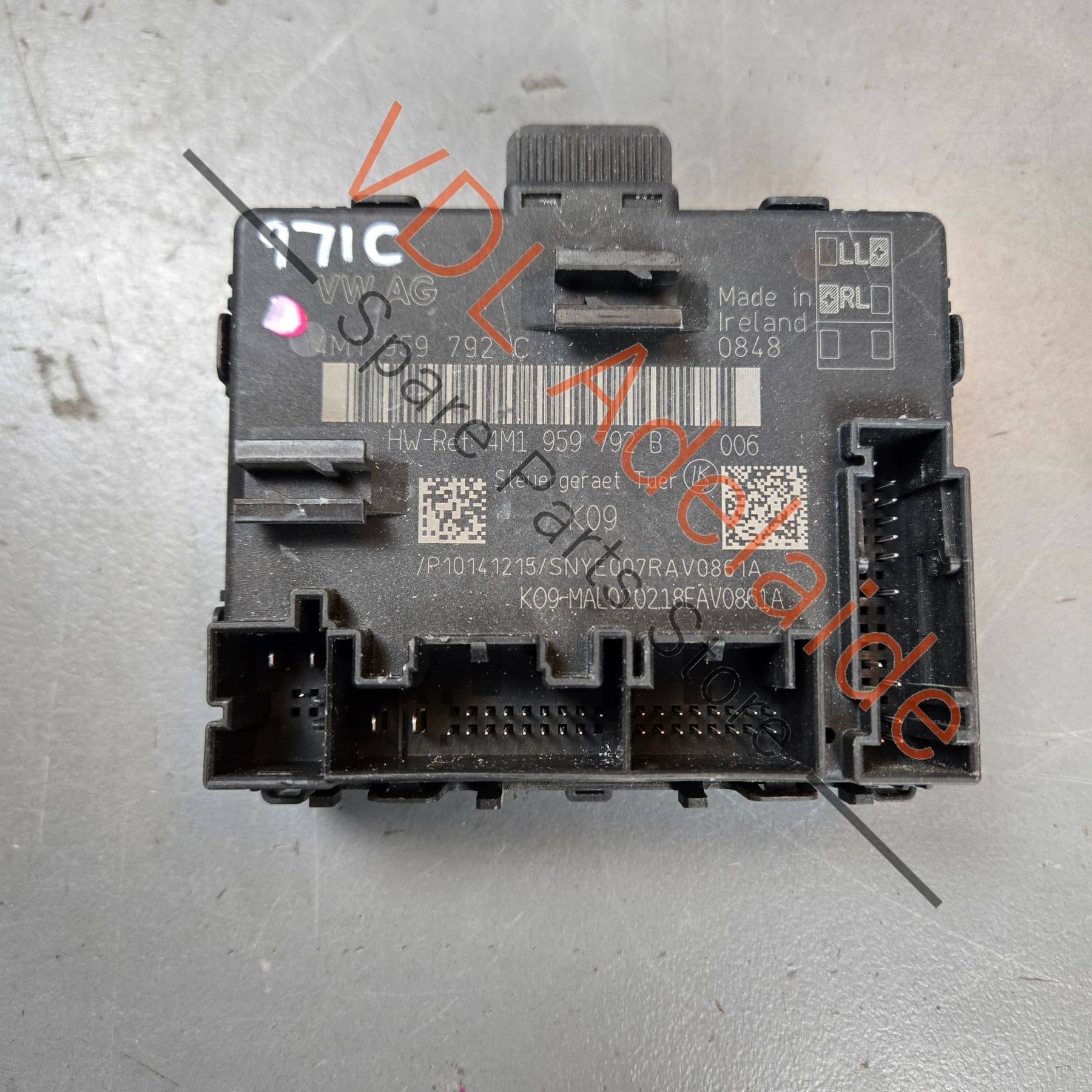 4M1959792B 9A795979200 PAB95979200  Porsche Panamera Passenger Door Control Module 4M1959792B 9A795979200 PAB95979200