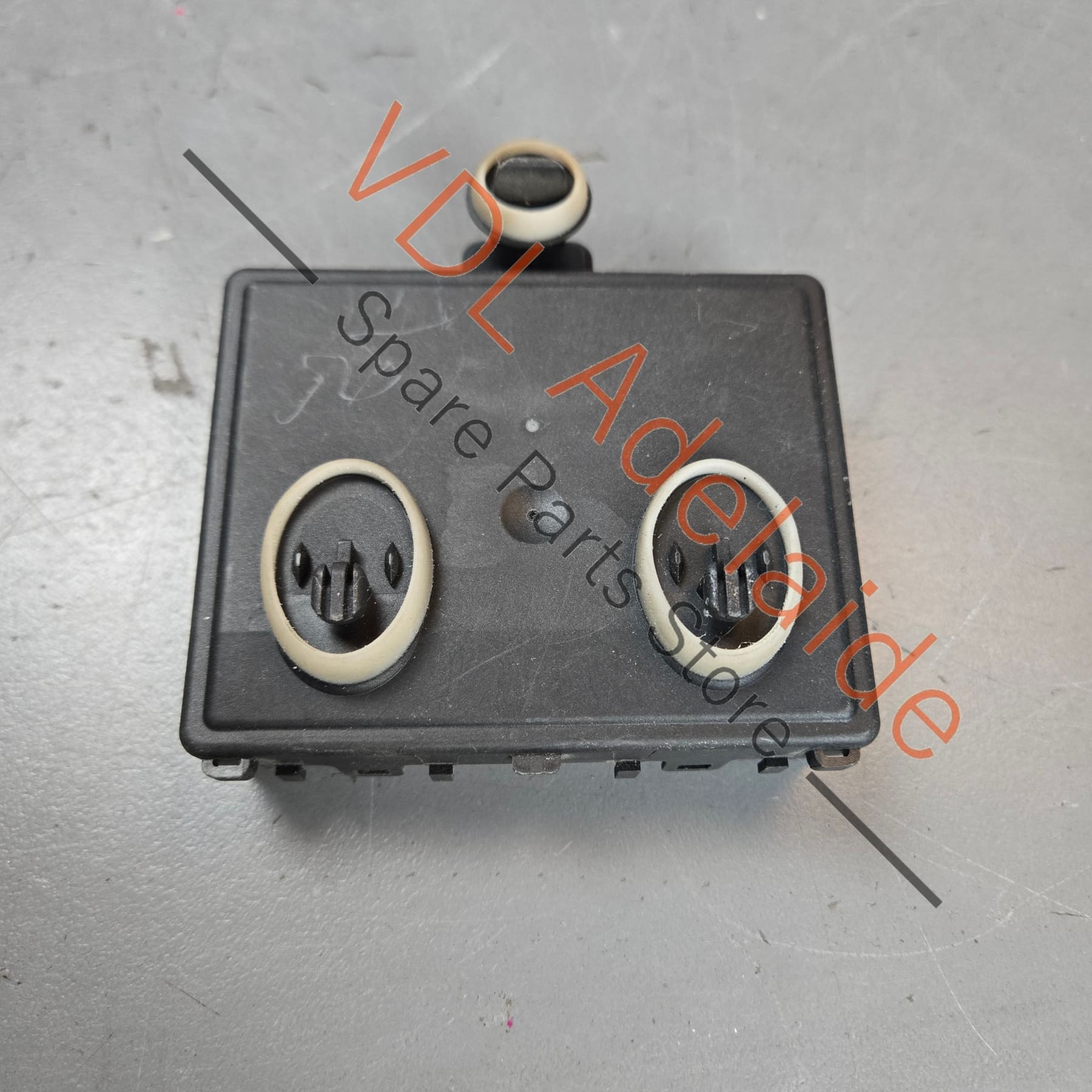 4M1959792B 9A795979200 PAB95979200  Porsche Panamera Passenger Door Control Module 4M1959792B 9A795979200 PAB95979200