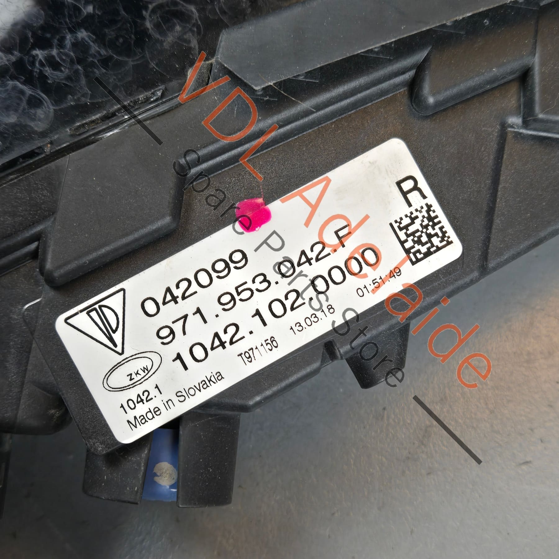 971953042F 971953042D 971953042BF  Porsche Panamera Additional Headlight Indicator Right 971953042F 971953042D 971953042BF