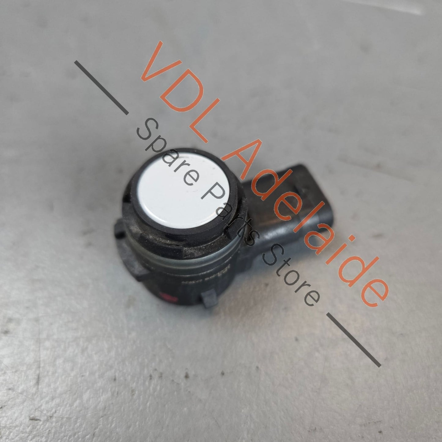 5Q0919275B    Porsche Panamera Front Sensor Parking Aid Carrara White Metallic 2Y S9R 5Q0919275B