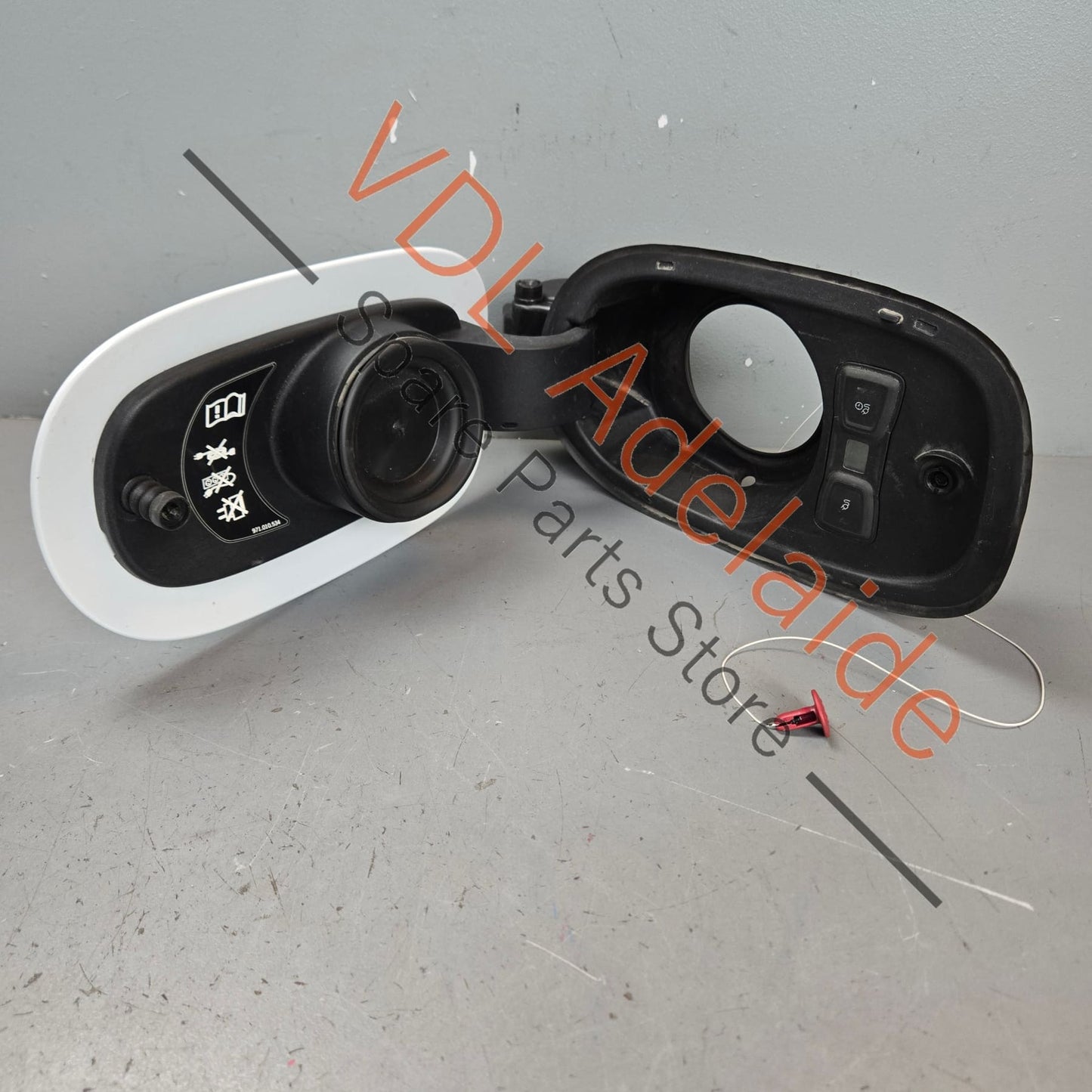 974809858 974809858A   Porsche Panamera Fuel Filler Flap Module Charging Socket 974809858 974809858A