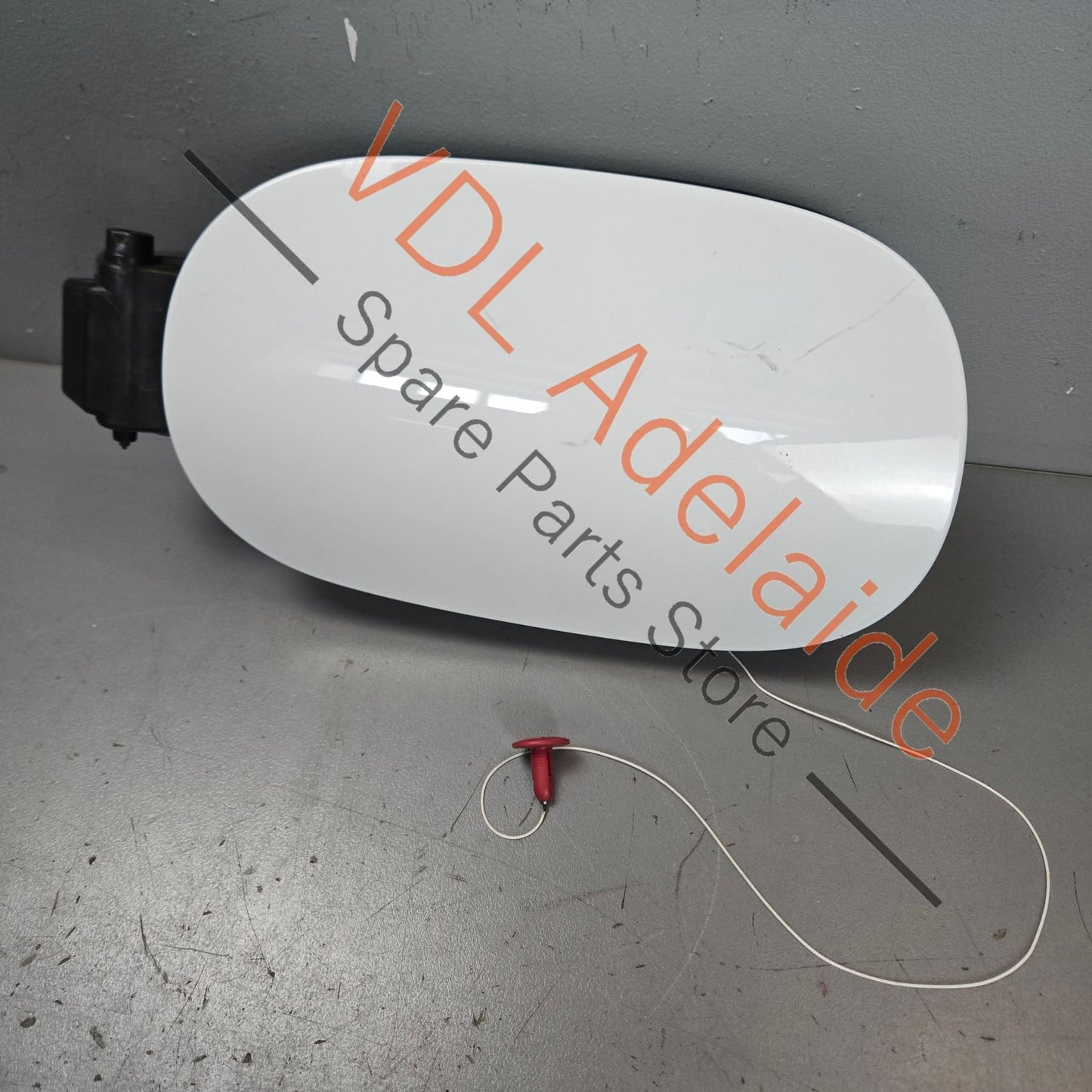 974809858 974809858A   Porsche Panamera Fuel Filler Flap Module Charging Socket 974809858 974809858A