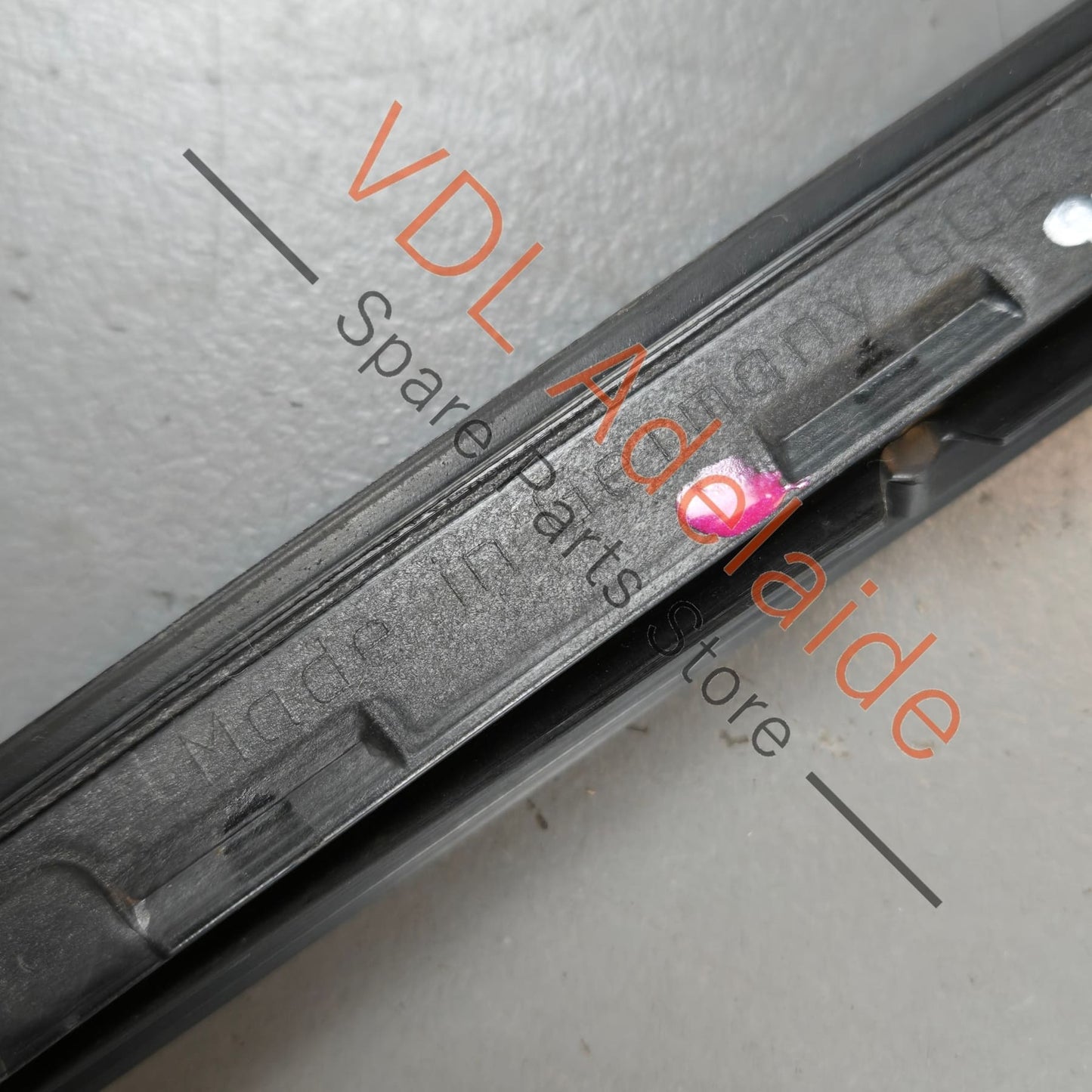 971854336B 971854336D   Porsche Panamera Windscreen Water Deflector Strip Trim Right 971854336B 971854336D