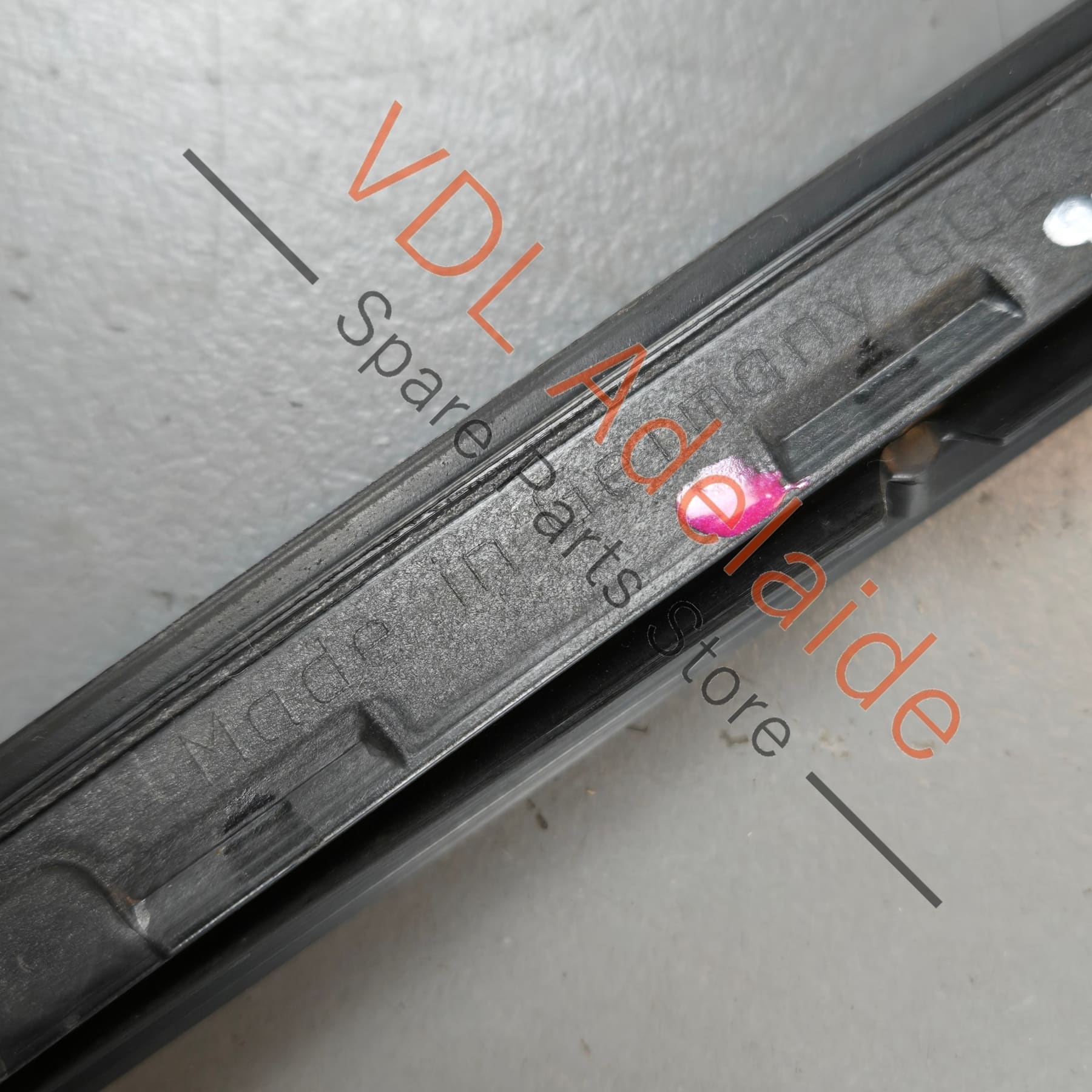 971854336B 971854336D   Porsche Panamera Windscreen Water Deflector Strip Trim Right 971854336B 971854336D