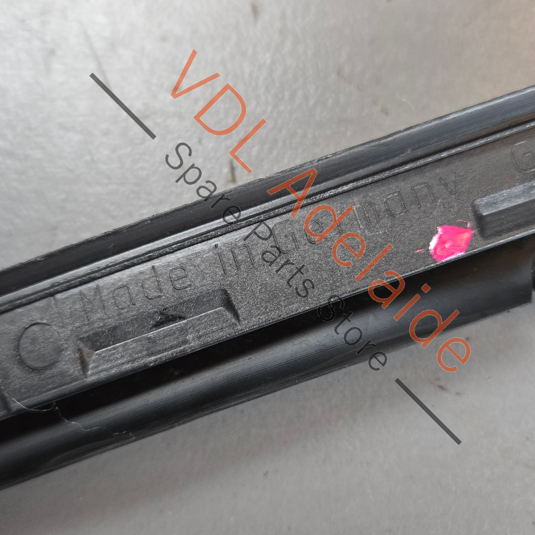 971854336B 971854336D   Porsche Panamera Windscreen Water Deflector Strip Trim Left 971854335B 971854335D