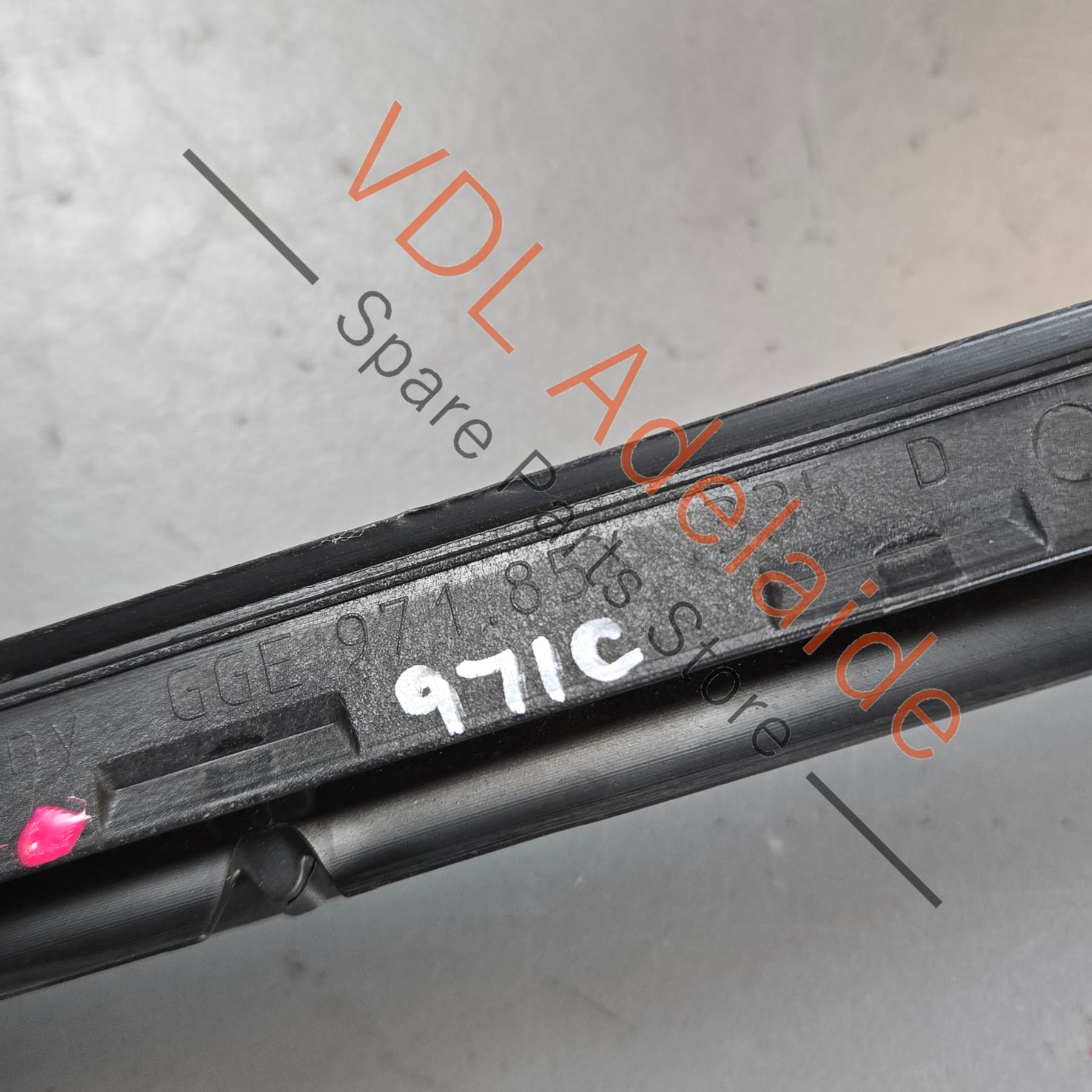 971854336B 971854336D   Porsche Panamera Windscreen Water Deflector Strip Trim Left 971854335B 971854335D