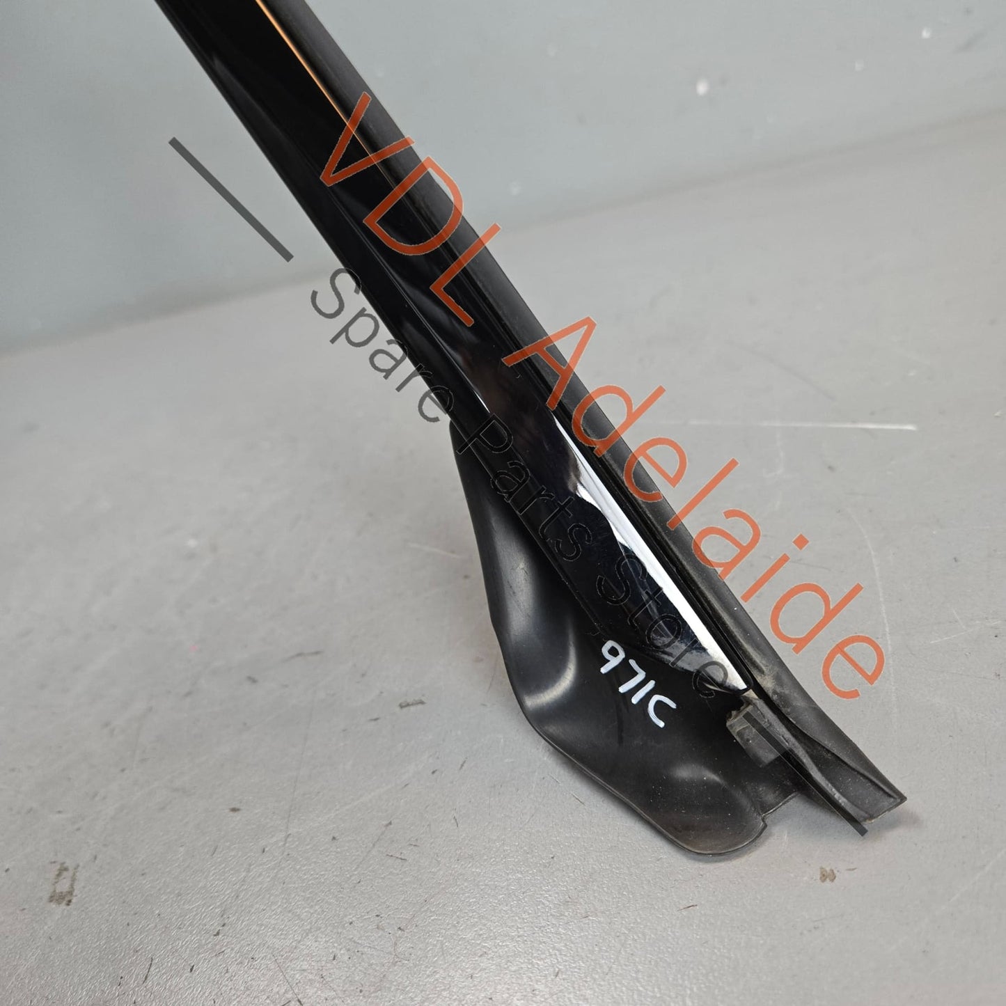 971853102E 041 971837120B 971837120A  Porsche Panamera Right Front Upper Door Gloss Black Exterior Trim Molding Weather Seal 971837120B 971853102E  041