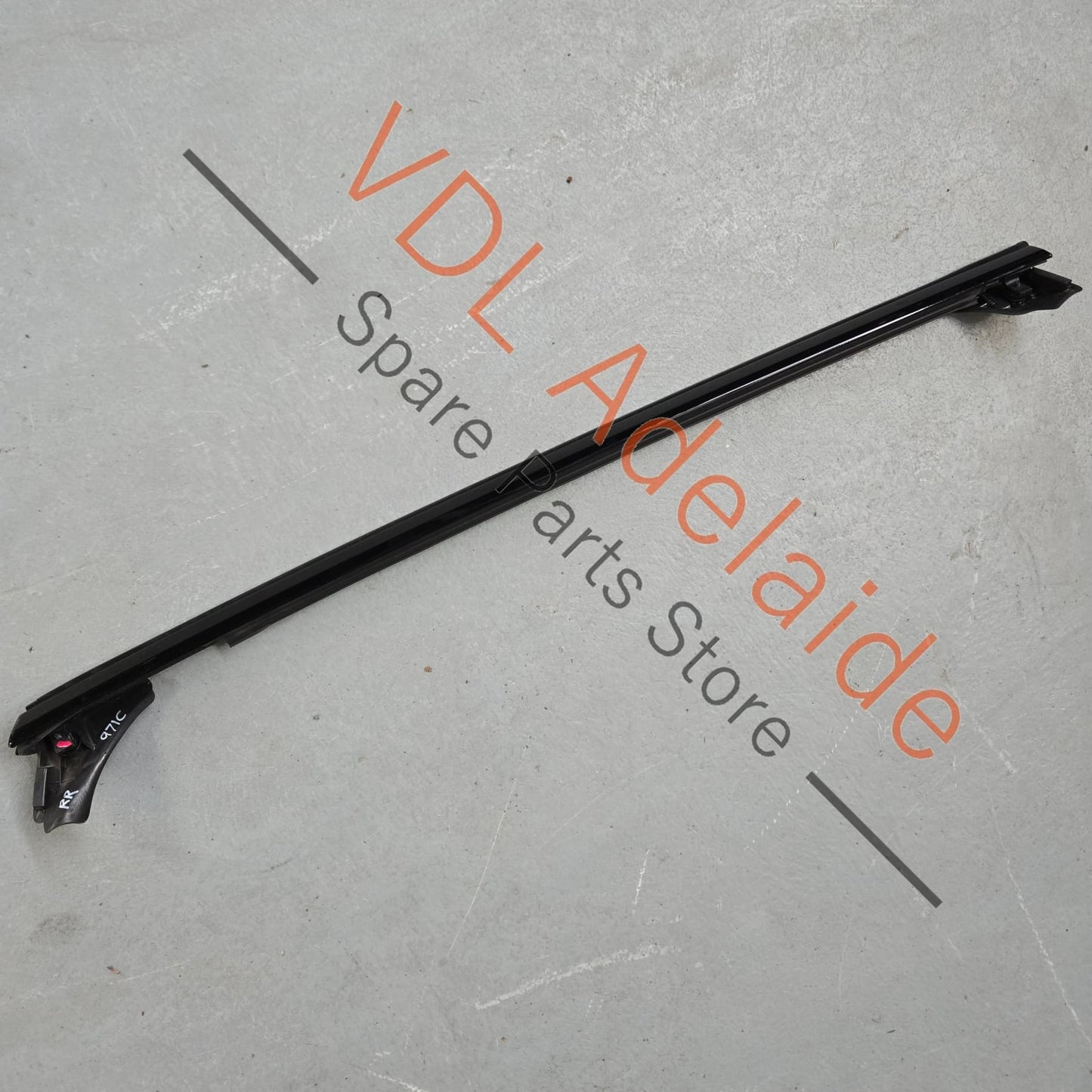 974853054B 041 974839120A 974839120  Porsche Panamera Rear Right Door Upper Exterior Seal with Gloss Black Trim 974853054B 041 974839120A