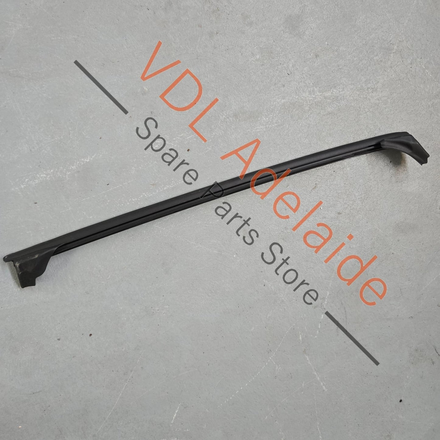 974853054B 041 974839120A 974839120  Porsche Panamera Rear Right Door Upper Exterior Seal with Gloss Black Trim 974853054B 041 974839120A