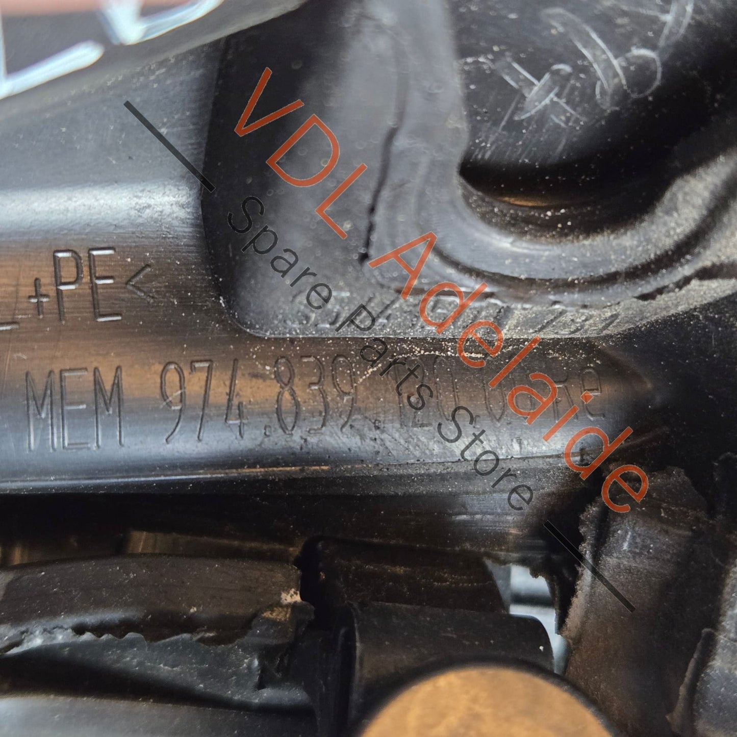 974853054B 041 974839120A 974839120  Porsche Panamera Rear Right Door Upper Exterior Seal with Gloss Black Trim 974853054B 041 974839120A