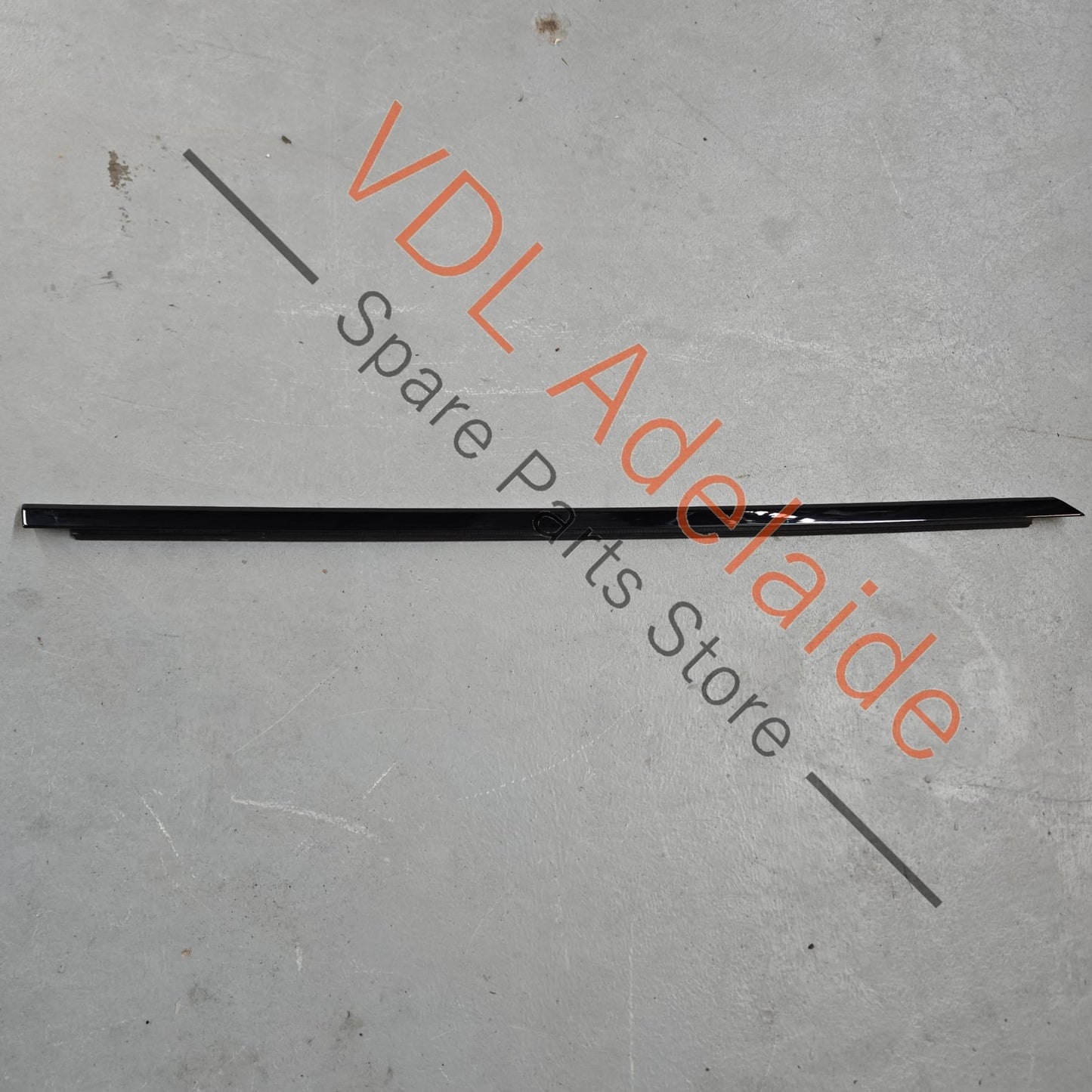 971853102E 041 971853102E   Porsche Panamera Right Front Lower Door Gloss Black Exterior Trim Molding Weather Seal 971853102E 041