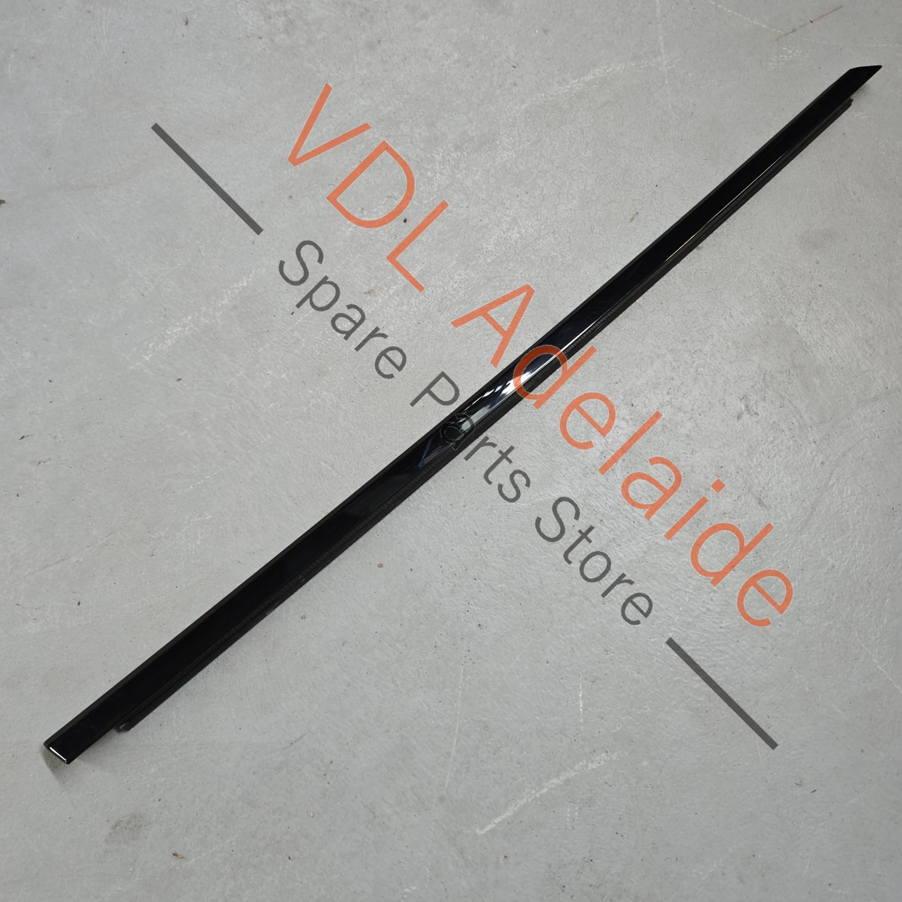 971853102E 041 971853102E   Porsche Panamera Right Front Lower Door Gloss Black Exterior Trim Molding Weather Seal 971853102E 041