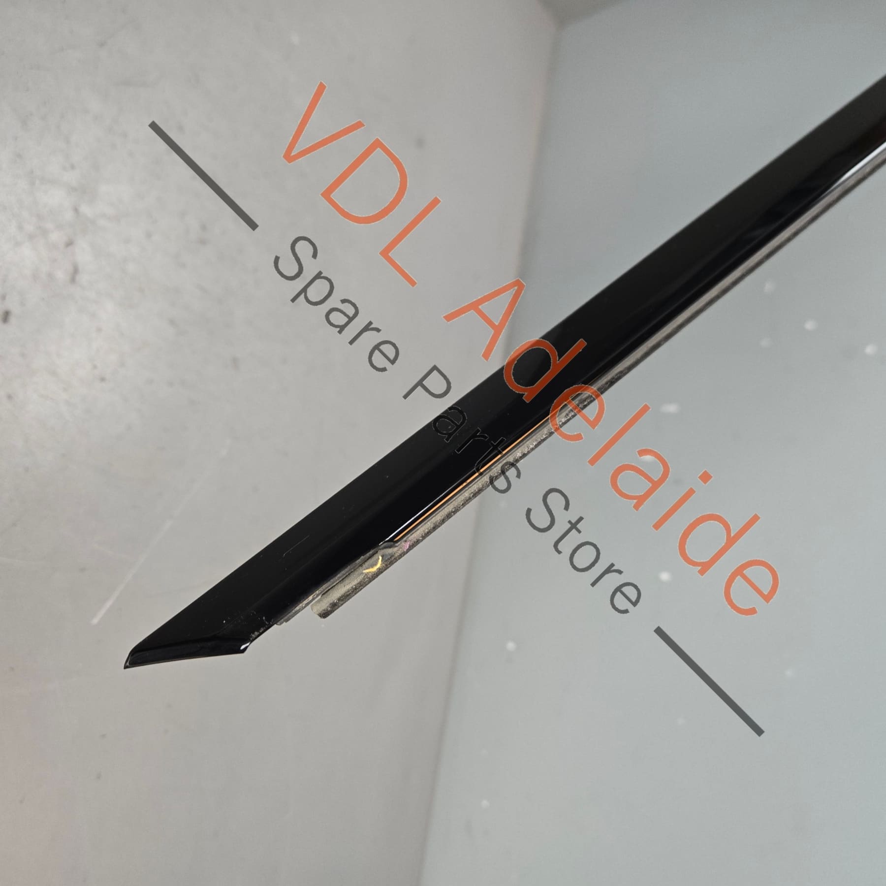 971853102E 041 971853102E   Porsche Panamera Right Front Lower Door Gloss Black Exterior Trim Molding Weather Seal 971853102E 041