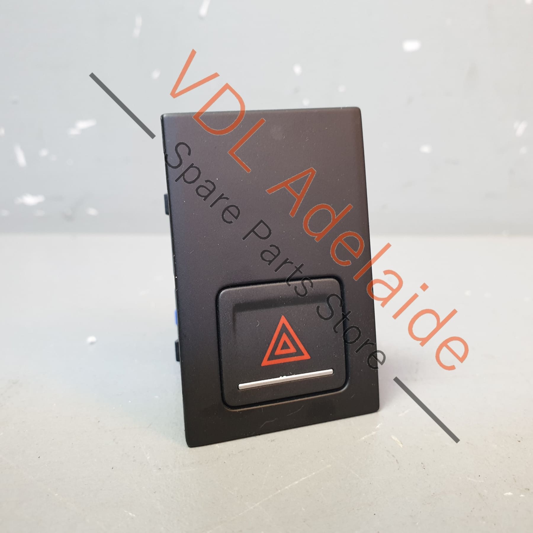 VW Golf Mk7 Hazard Warning Pushbutton Switch with Cover Trim 5G0953509A