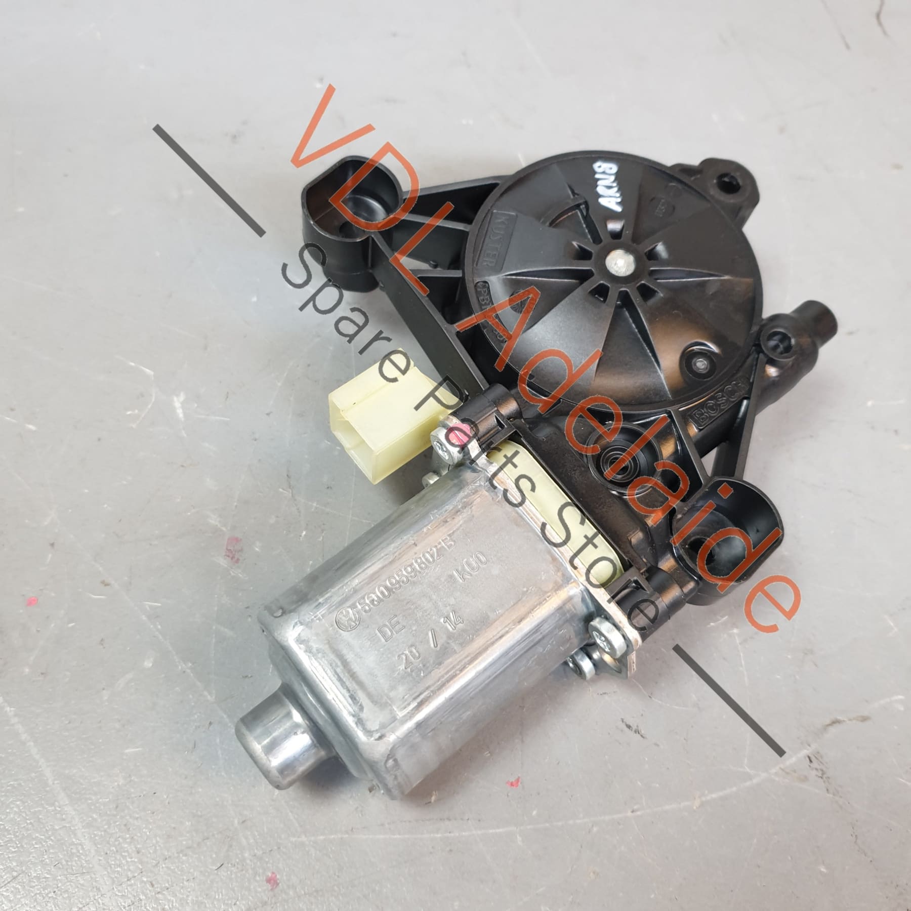 VW Golf Mk7 Front Right Window Regulator Motor 5Q0959802B