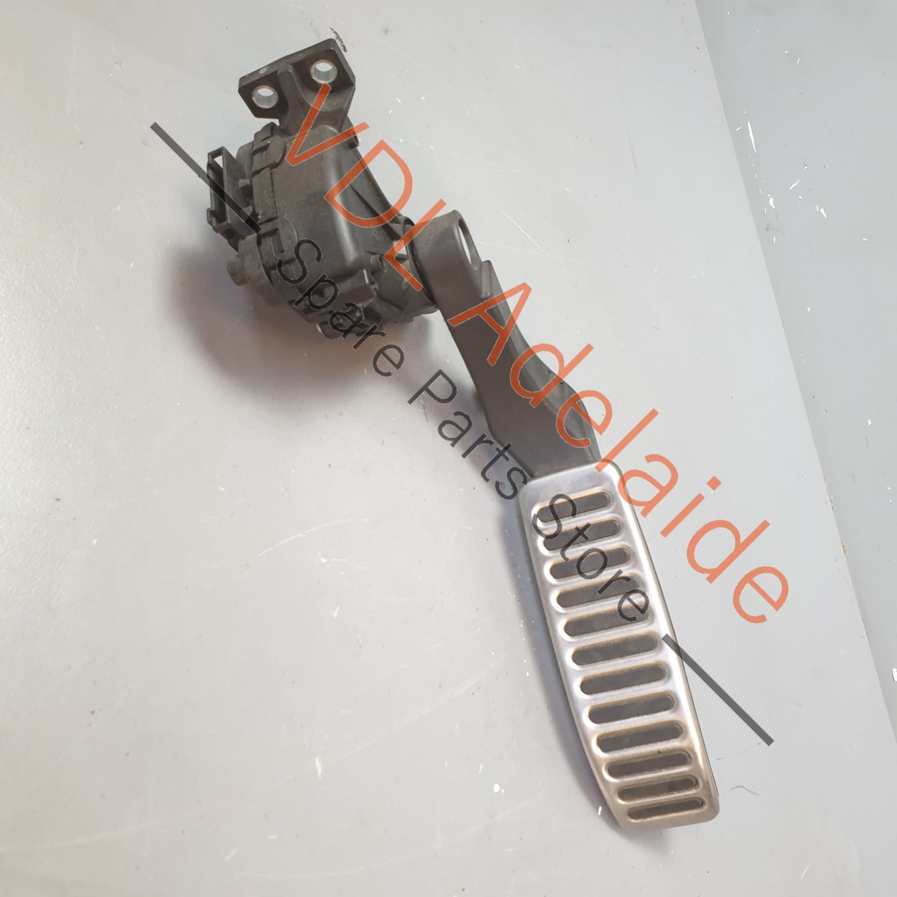 VW Touareg 7L Accelerator Pedal With Electronic Module & Cap 7L6723507J