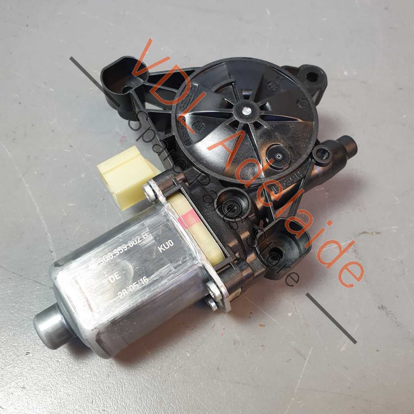 Audi RS3 S3 A3 8V Front Left Window Regulator Motor 5Q0959802B