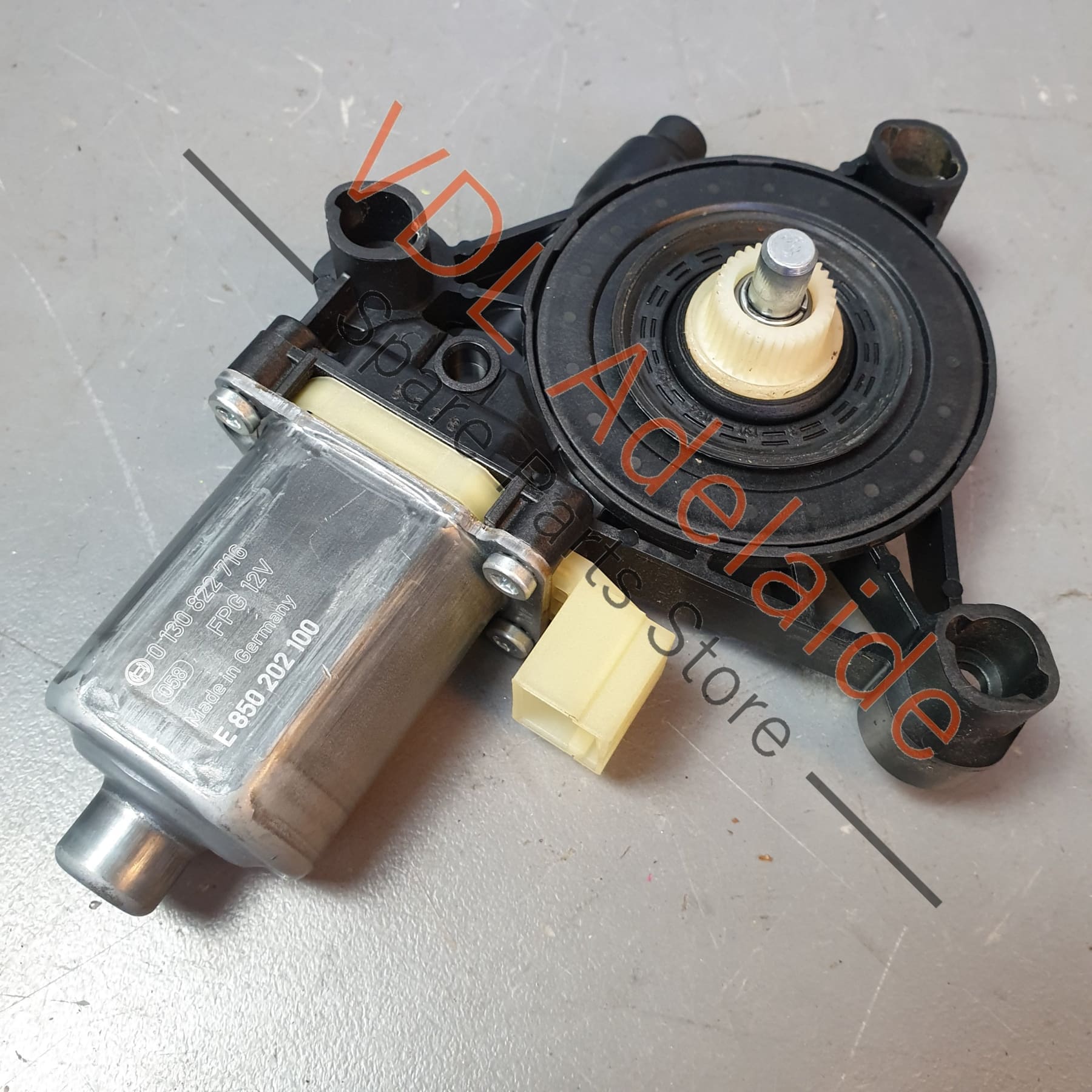 Audi RS3 S3 A3 8V Front Left Window Regulator Motor 5Q0959802B