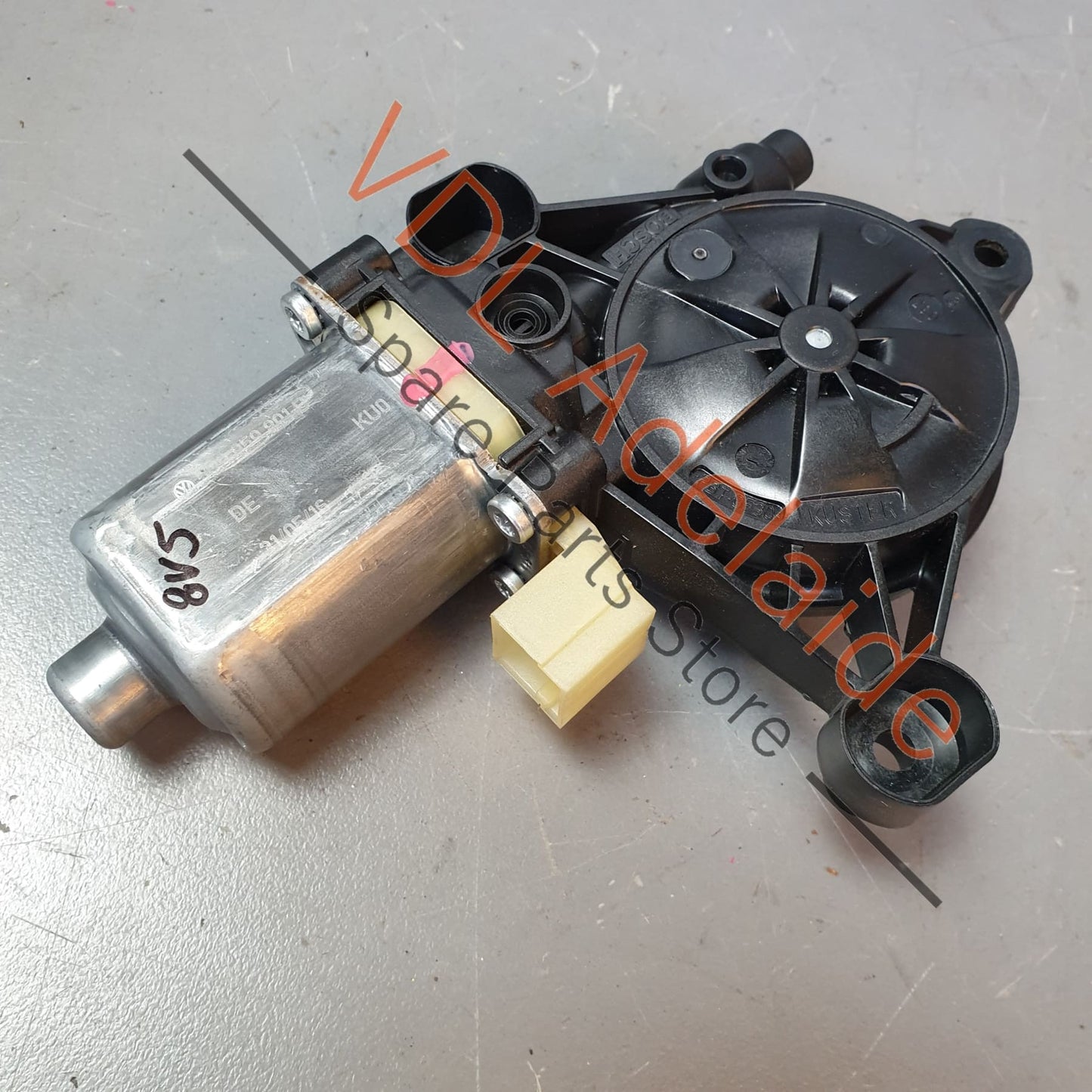 Audi RS3 S3 A3 8V Front Right Window Regulator Motor 5Q0959801B