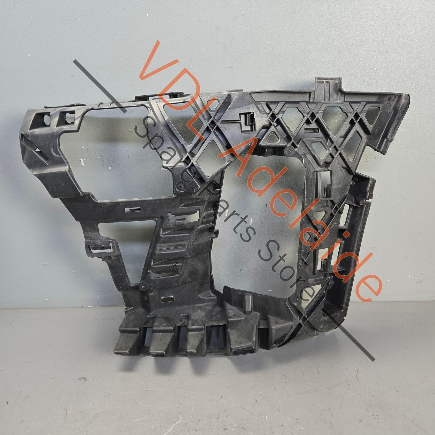 5G0807723A    VW Golf MK7 Gti Front Bumper Support Element Bracket Guide Left 5G0807723A