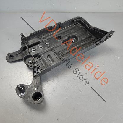 5Q0915331J    VW Golf GTi Mk7 Battery Console Base 5Q0915331J