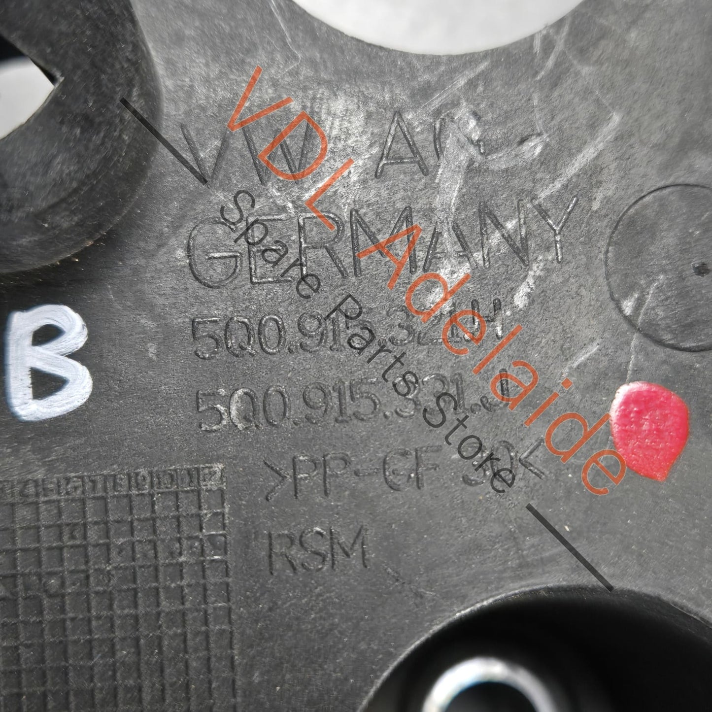 5Q0915331J    VW Golf GTi Mk7 Battery Console Base 5Q0915331J