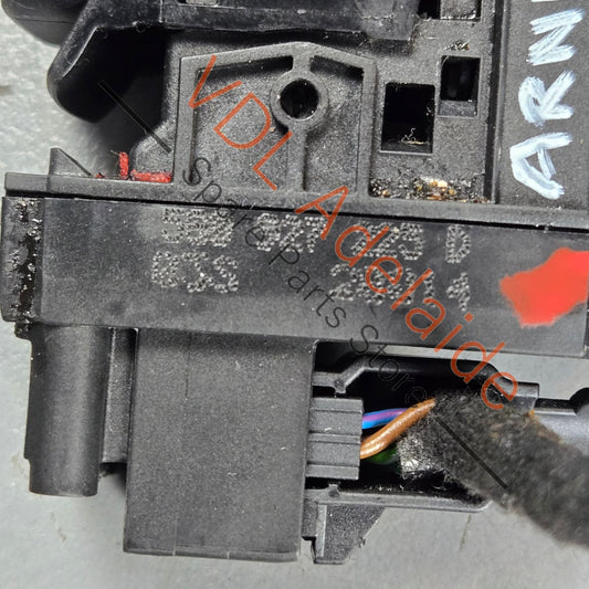 5G0927225D    VW Golf MK7  EPB Park Brake Switch Centre Console 5G0927225D