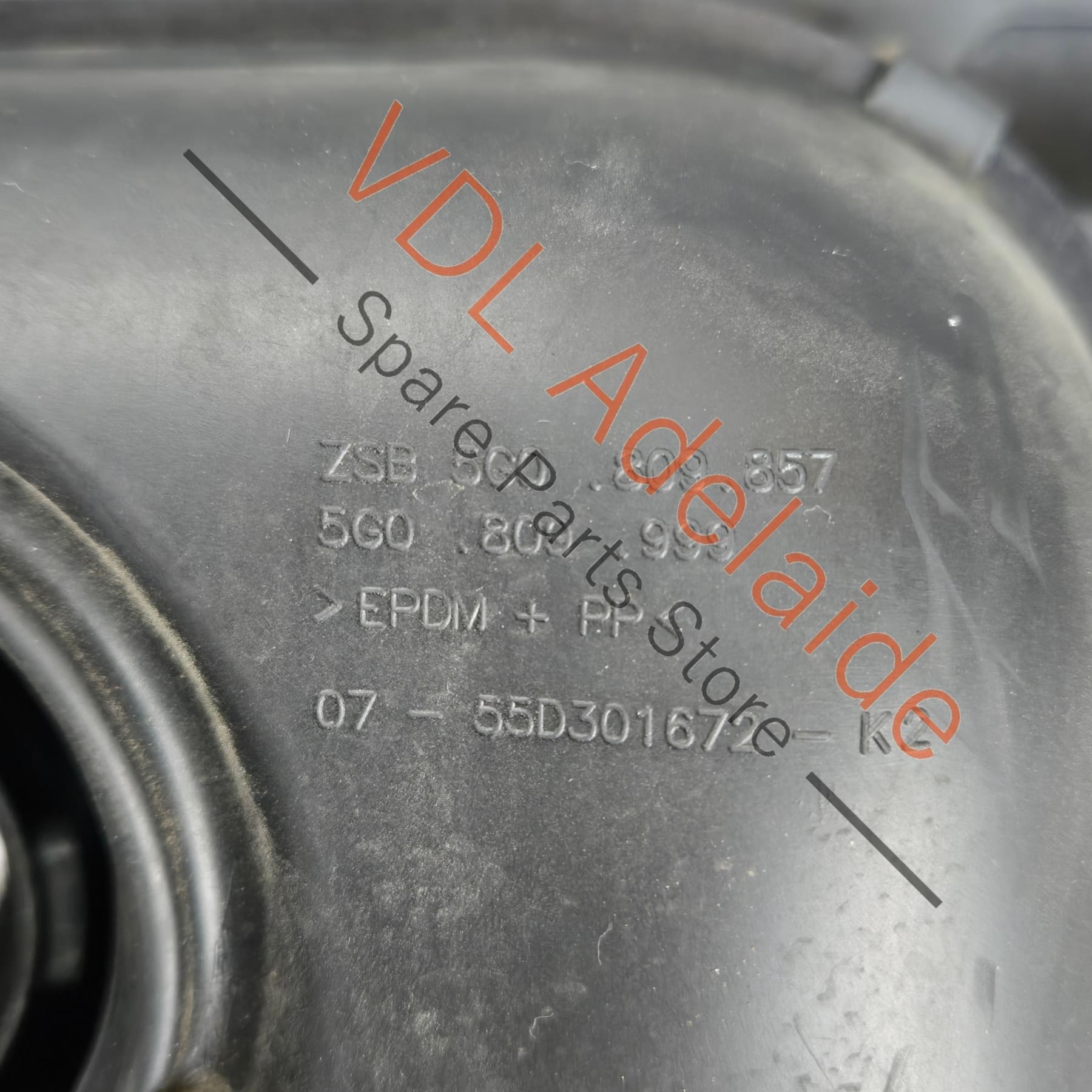 5G0809857    VW Golf MK7 Fuel Filler Flap Cap 5G0809909 5G0809857 Pure White 0Q0Q C9A