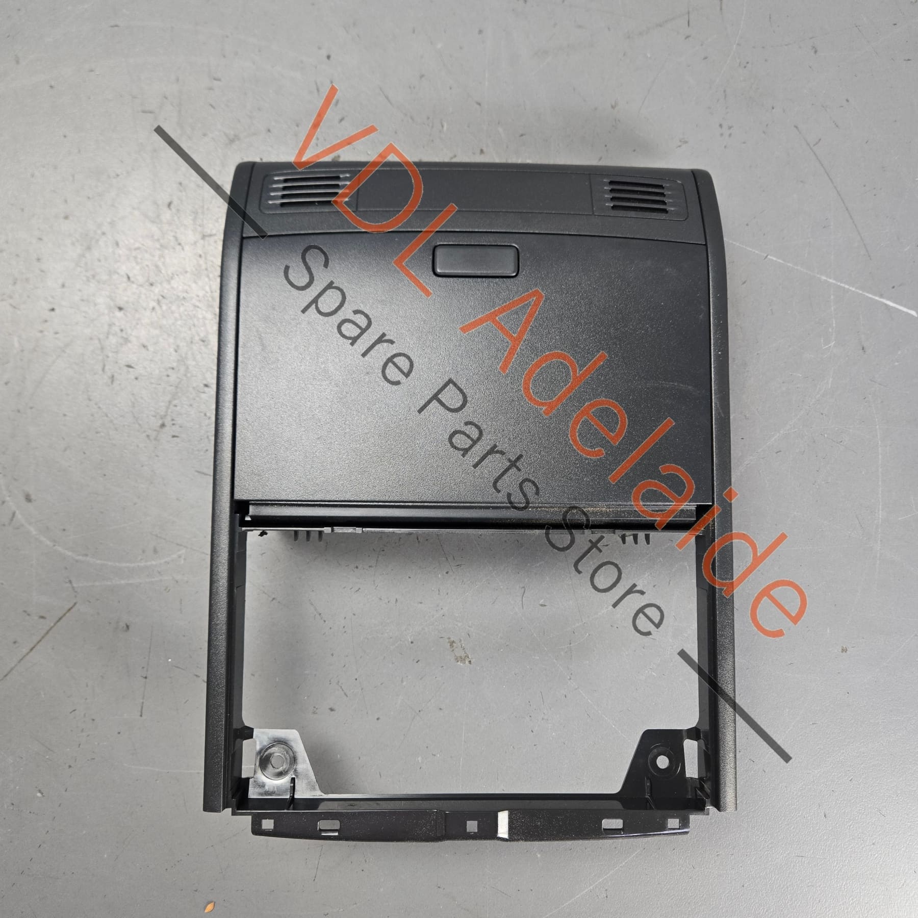 5G0868837    VW Golf MK7 Black Overhead Roof Console Cabinet Tray Trim for Sunglasses Holder 5G0868837 82V