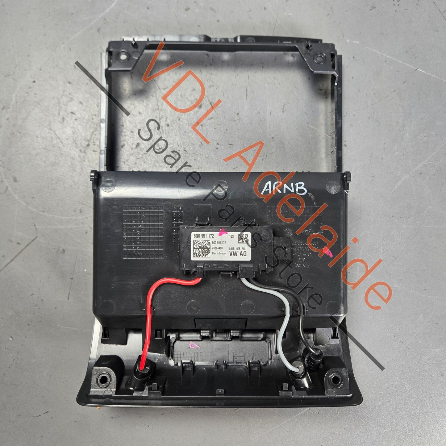 5G0868837    VW Golf MK7 Black Overhead Roof Console Cabinet Tray Trim for Sunglasses Holder 5G0868837 82V