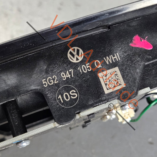 5G2947105QWHI    VW Golf Mk7 LED Front Interior & Reading Light Black 5G2947105Q