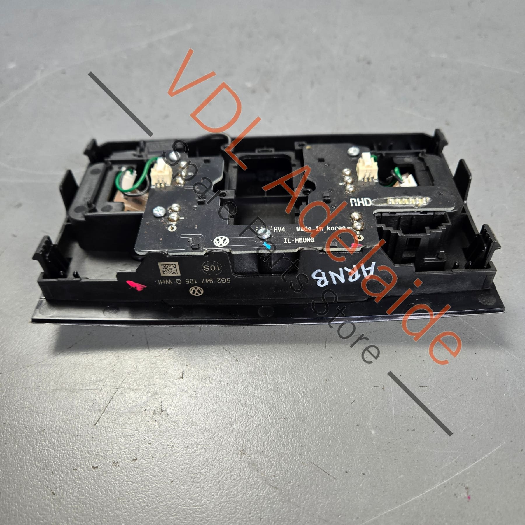 5G2947105QWHI    VW Golf Mk7 LED Front Interior & Reading Light Black 5G2947105Q