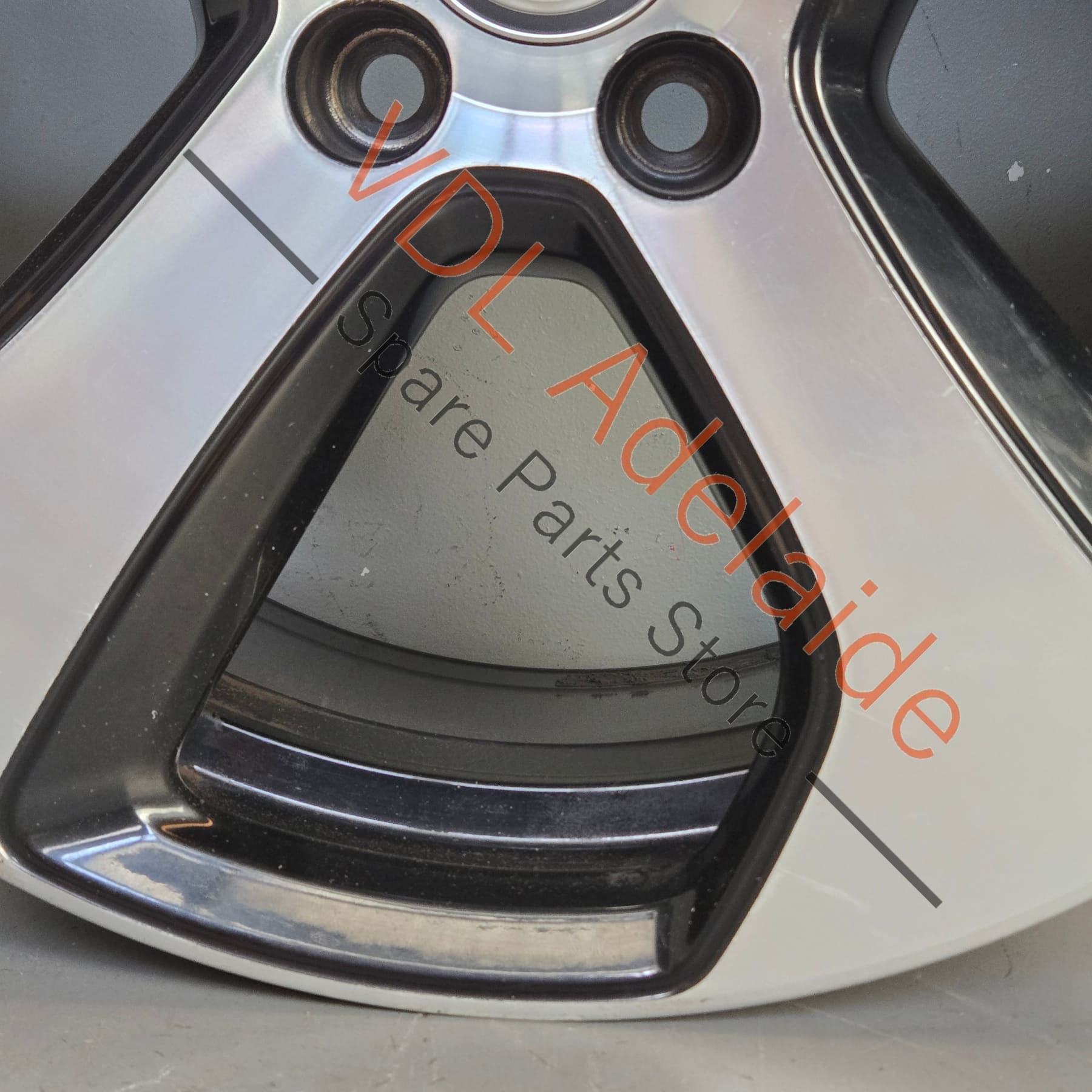 5G0601025ASFZZ    1x VW Golf GTi Mk7 18in x7.5in Alloy Wheel AUSTIN 5G0601025AS #03