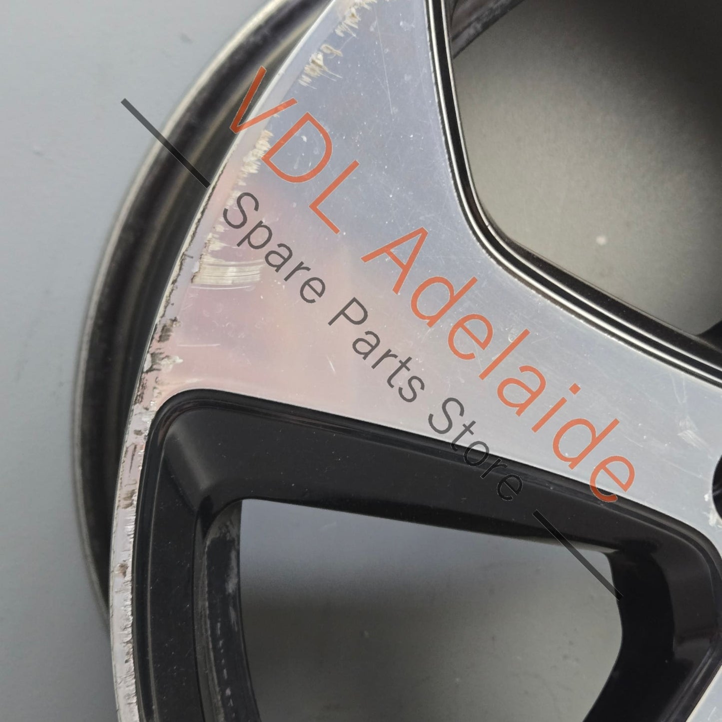 5G0601025ASFZZ    1x VW Golf GTi Mk7 18in x7.5in Alloy Wheel AUSTIN 5G0601025AS #04