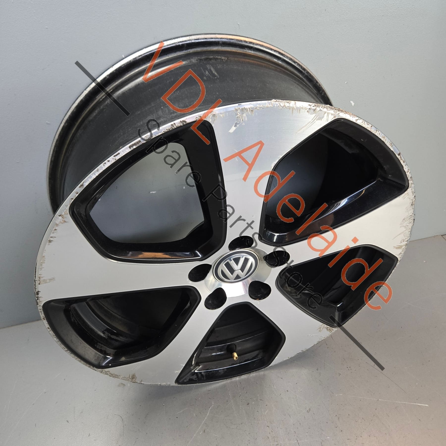 5G0601025ASFZZ    1x VW Golf GTi Mk7 18in x7.5in Alloy Wheel AUSTIN 5G0601025AS #04
