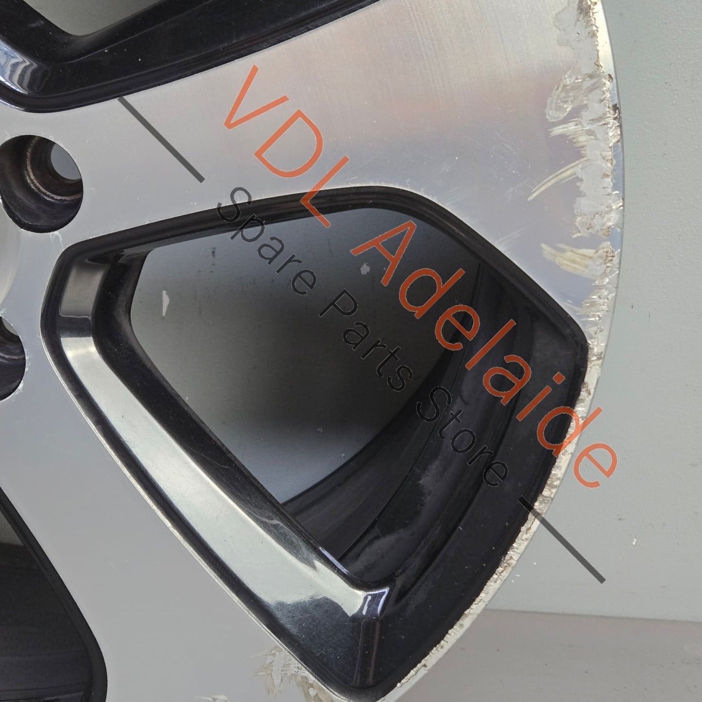 5G0601025ASFZZ    1x VW Golf GTi Mk7 18in x7.5in Alloy Wheel AUSTIN 5G0601025AS #04