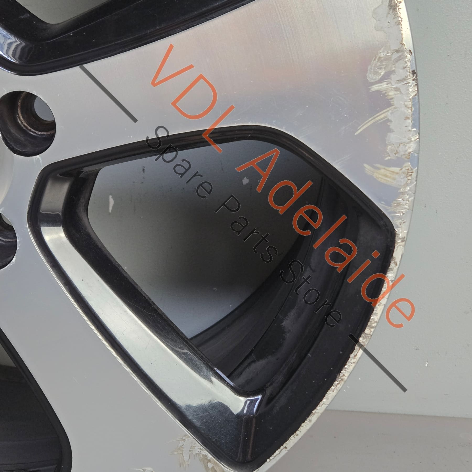 5G0601025ASFZZ    1x VW Golf GTi Mk7 18in x7.5in Alloy Wheel AUSTIN 5G0601025AS #04