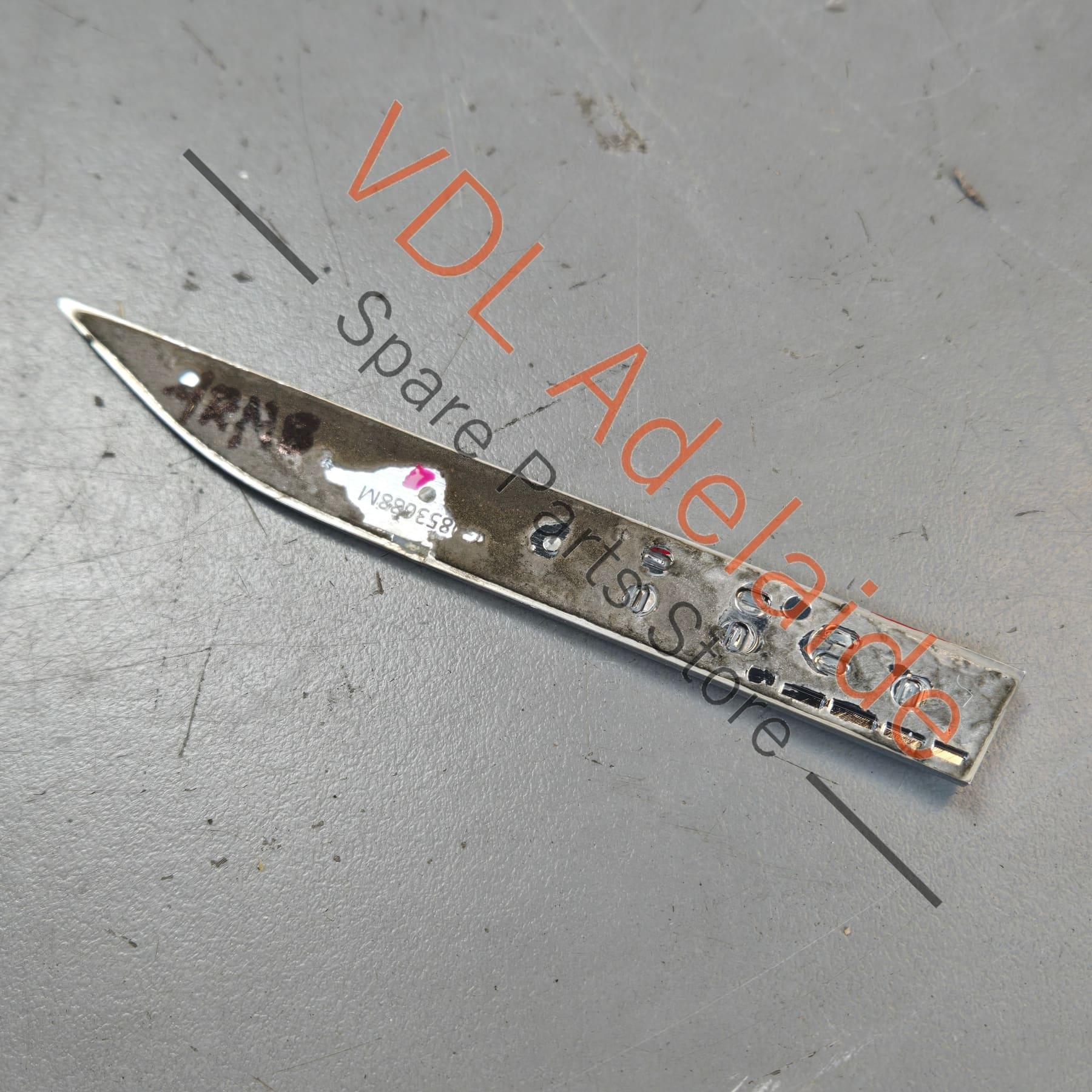5G0853688AT    VW Golf Mk7 Polo Gti Genuine OEM RHS Right Fender Badge 5G0853688AT JZQ