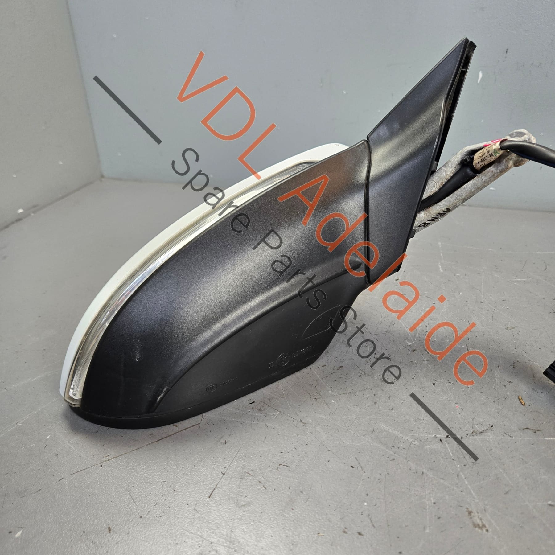 5G2857508AN 5G2857508BJ 5G0857538E  VW Golf MK7 Right Side Wing Mirror Base Housing Cap Pure White 0Q0Q C9A