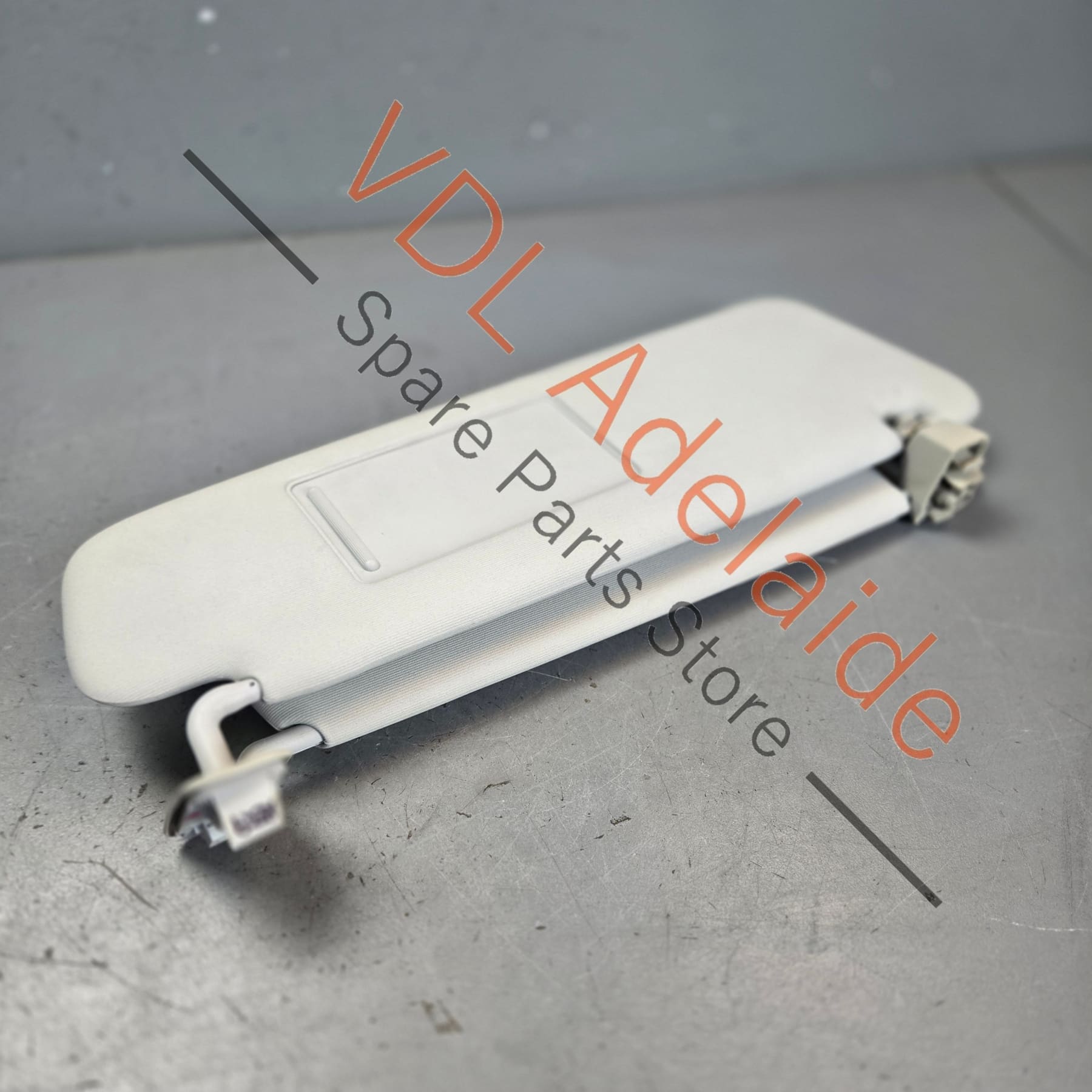 7P0857552D2F4    VW Touareg 7P Right Side Double Sun Visor Pearl Grey 7P0857552D 2F4