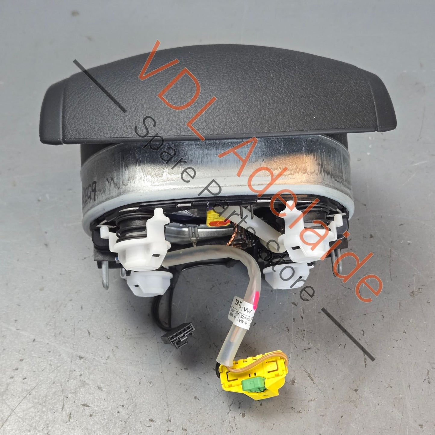 7P6880201K 7P6971584B   VW Touareg 7P Steering Wheel Airbag 7P6880201K Black