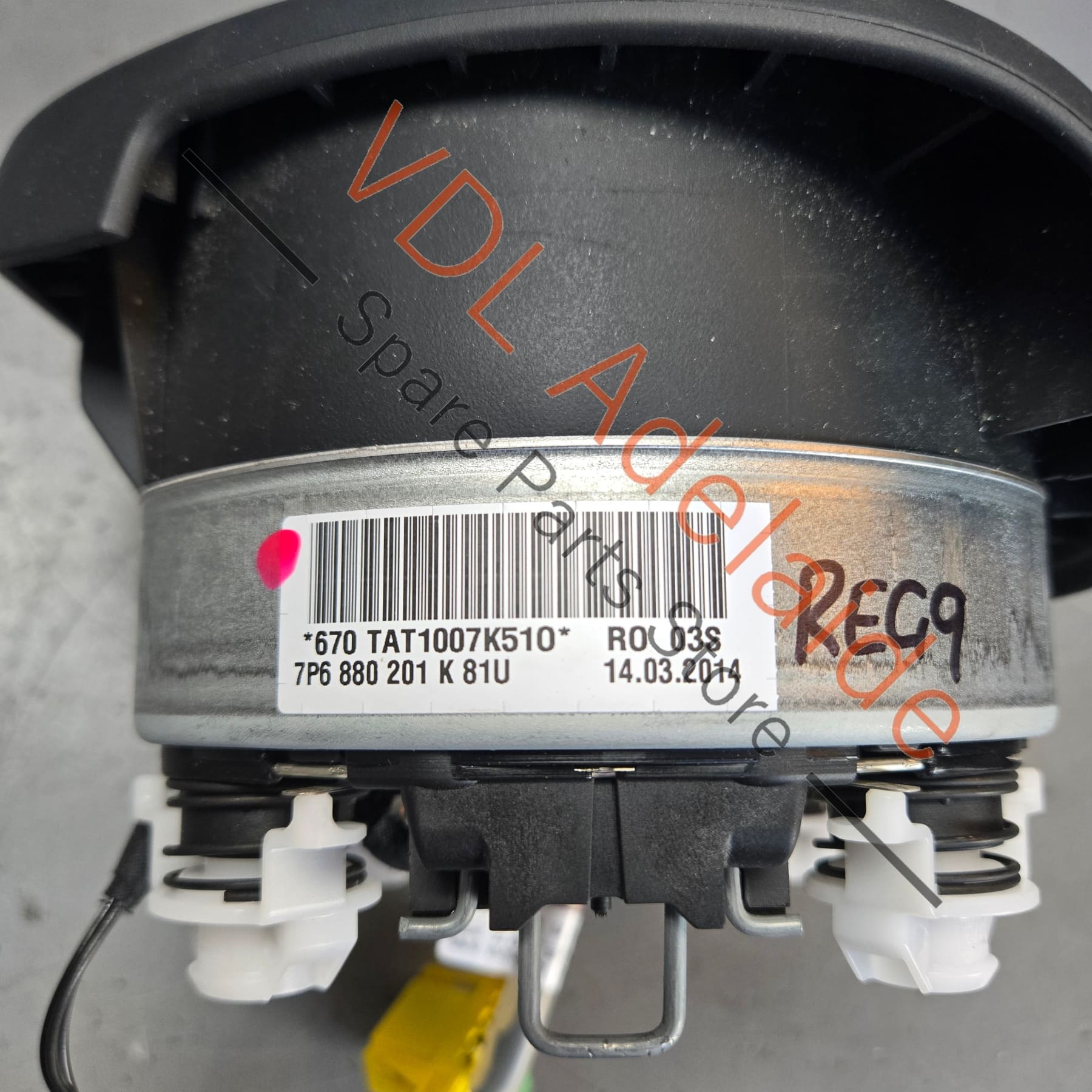 7P6880201K 7P6971584B   VW Touareg 7P Steering Wheel Airbag 7P6880201K Black