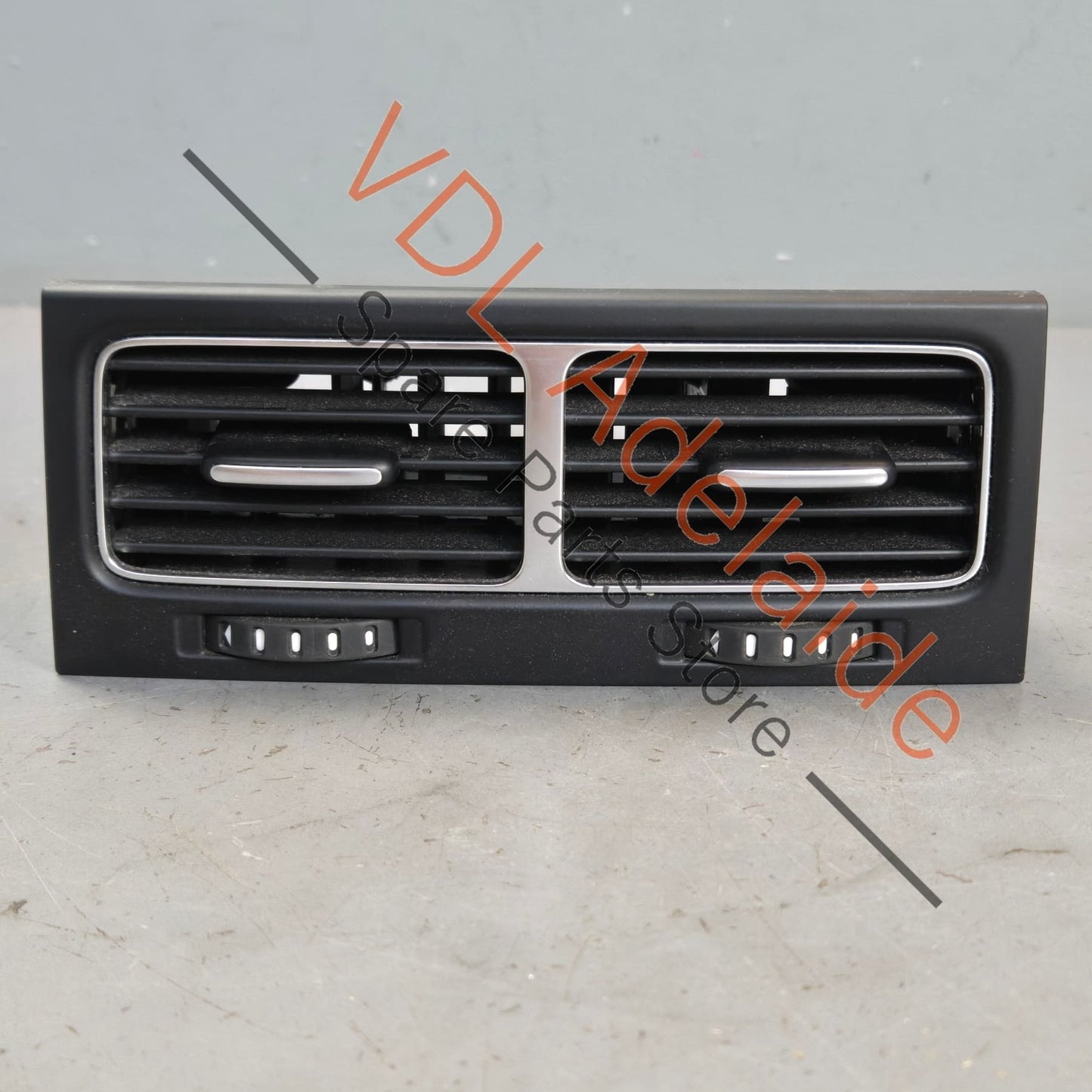 7P6819203A 7P6819203AUBN   VW Touareg 7P Centre Console Rear Air Vent 7P6819203A