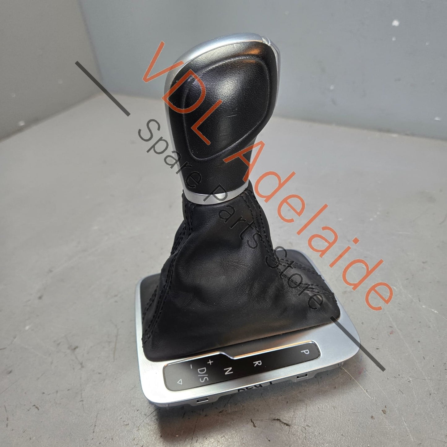 7P2713203ETVJ    VW Touareg 7P Gear Shift Shifter Cover Knob RHD 7P2713203E